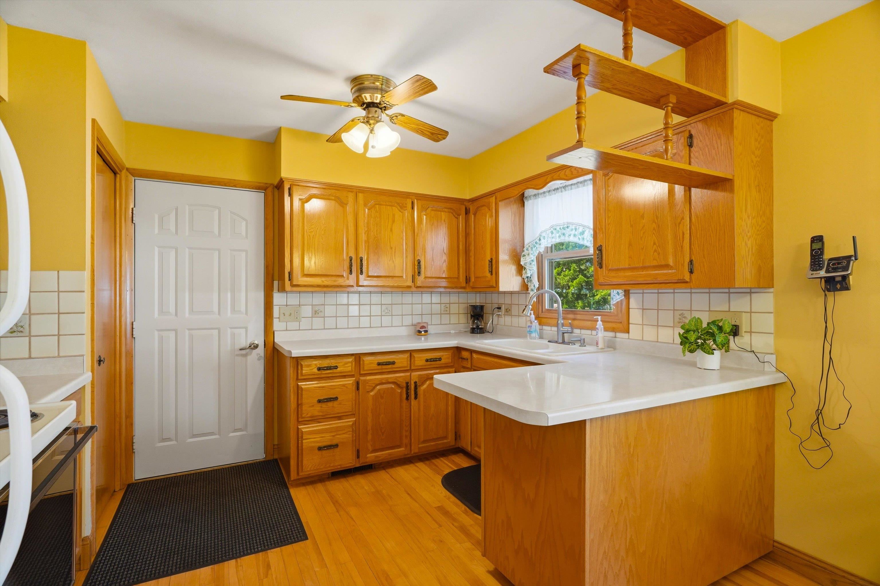 1500 S LOCUST AVENUE, Marshfield, Wisconsin 54449, 4 Bedrooms Bedrooms, ,1 BathroomBathrooms,Residential,For Sale,1500 S LOCUST AVENUE,22603212