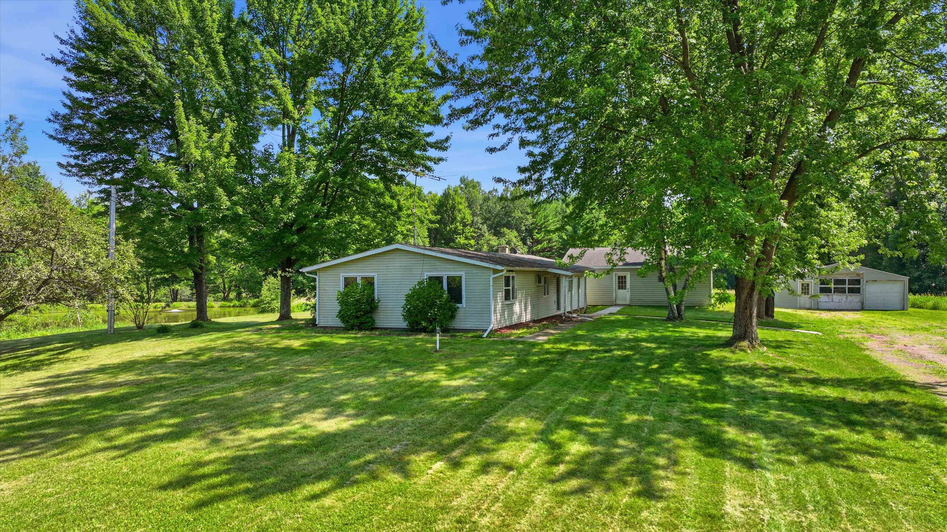 11555 EISENHOWER DRIVE, Chili, Wisconsin 54420, 3 Bedrooms Bedrooms, ,1 BathroomBathrooms,Residential,For Sale,11555 EISENHOWER DRIVE,22603231