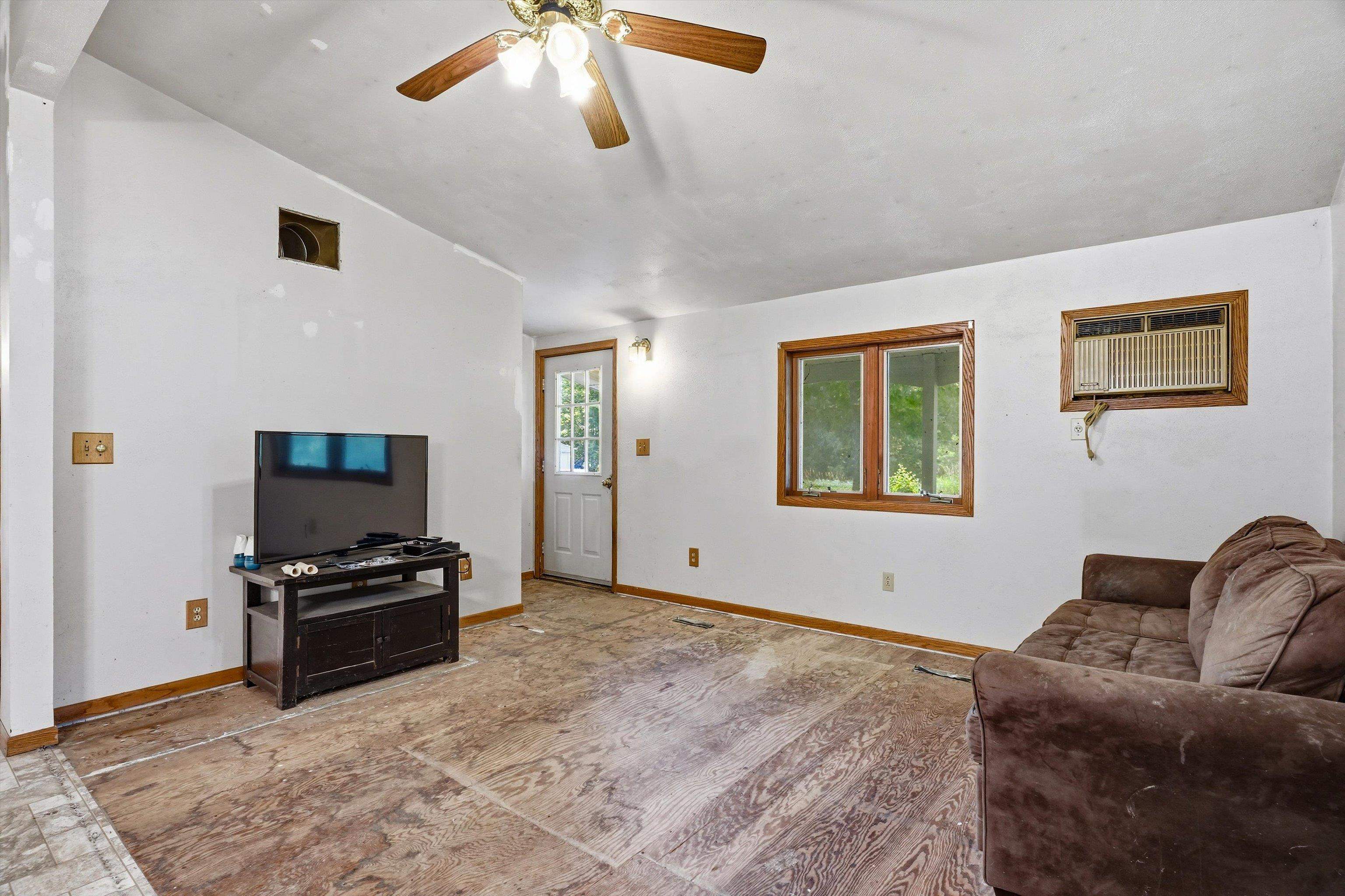 11555 EISENHOWER DRIVE, Chili, Wisconsin 54420, 3 Bedrooms Bedrooms, ,1 BathroomBathrooms,Residential,For Sale,11555 EISENHOWER DRIVE,22603231