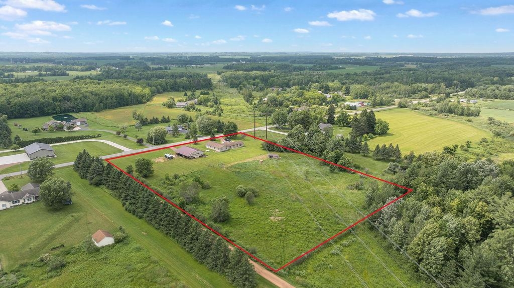 9588 S WASHINGTON AVENUE, Marshfield, Wisconsin 54449, 4 Bedrooms Bedrooms, ,2 BathroomsBathrooms,Residential,For Sale,9588 S WASHINGTON AVENUE,22603235