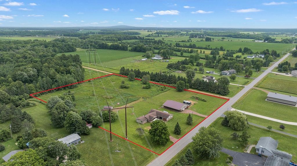 9588 S WASHINGTON AVENUE, Marshfield, Wisconsin 54449, 4 Bedrooms Bedrooms, ,2 BathroomsBathrooms,Residential,For Sale,9588 S WASHINGTON AVENUE,22603235
