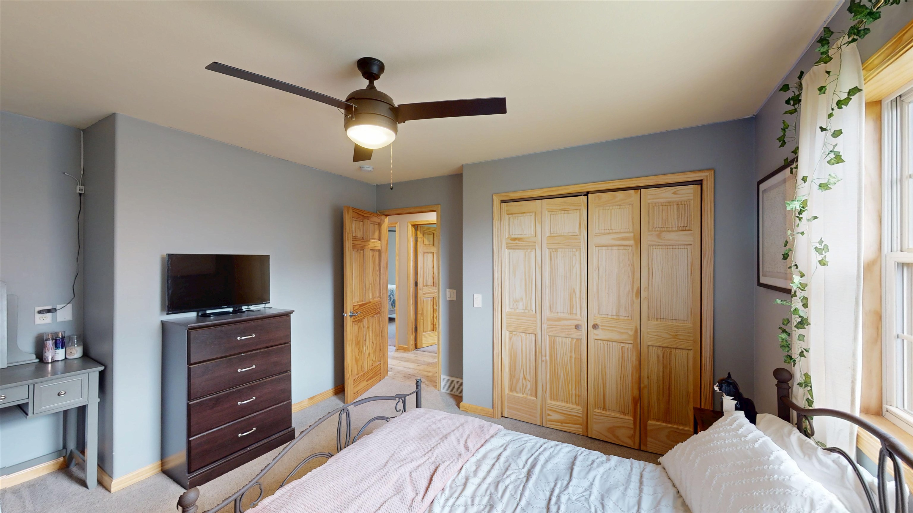 9588 S WASHINGTON AVENUE, Marshfield, Wisconsin 54449, 4 Bedrooms Bedrooms, ,2 BathroomsBathrooms,Residential,For Sale,9588 S WASHINGTON AVENUE,22603235