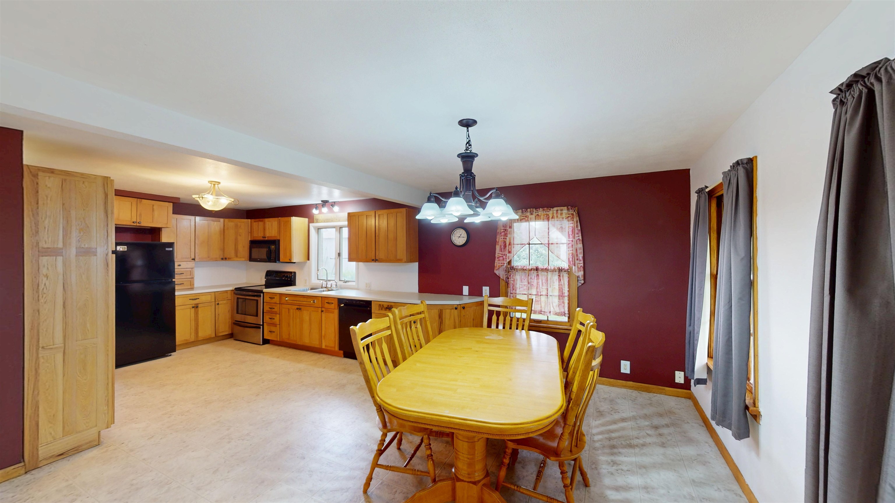 213115 STATE HIGHWAY 97, Stratford, Wisconsin 54484, 3 Bedrooms Bedrooms, ,2 BathroomsBathrooms,Residential,For Sale,213115 STATE HIGHWAY 97,22603236
