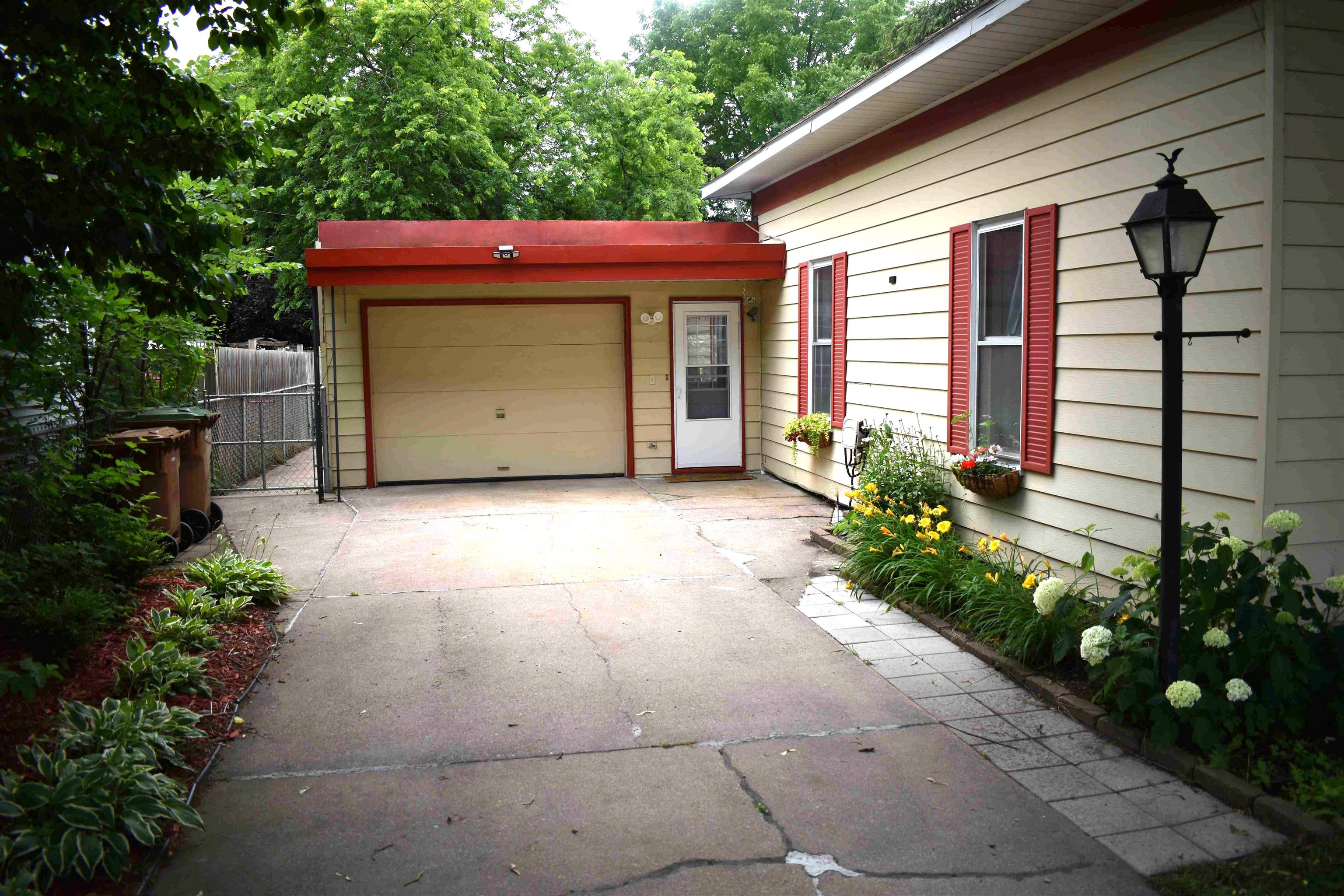 1717 BOYINGTON AVENUE, Stevens Point, Wisconsin 54481, 2 Bedrooms Bedrooms, ,1 BathroomBathrooms,Residential,For Sale,1717 BOYINGTON AVENUE,22603250