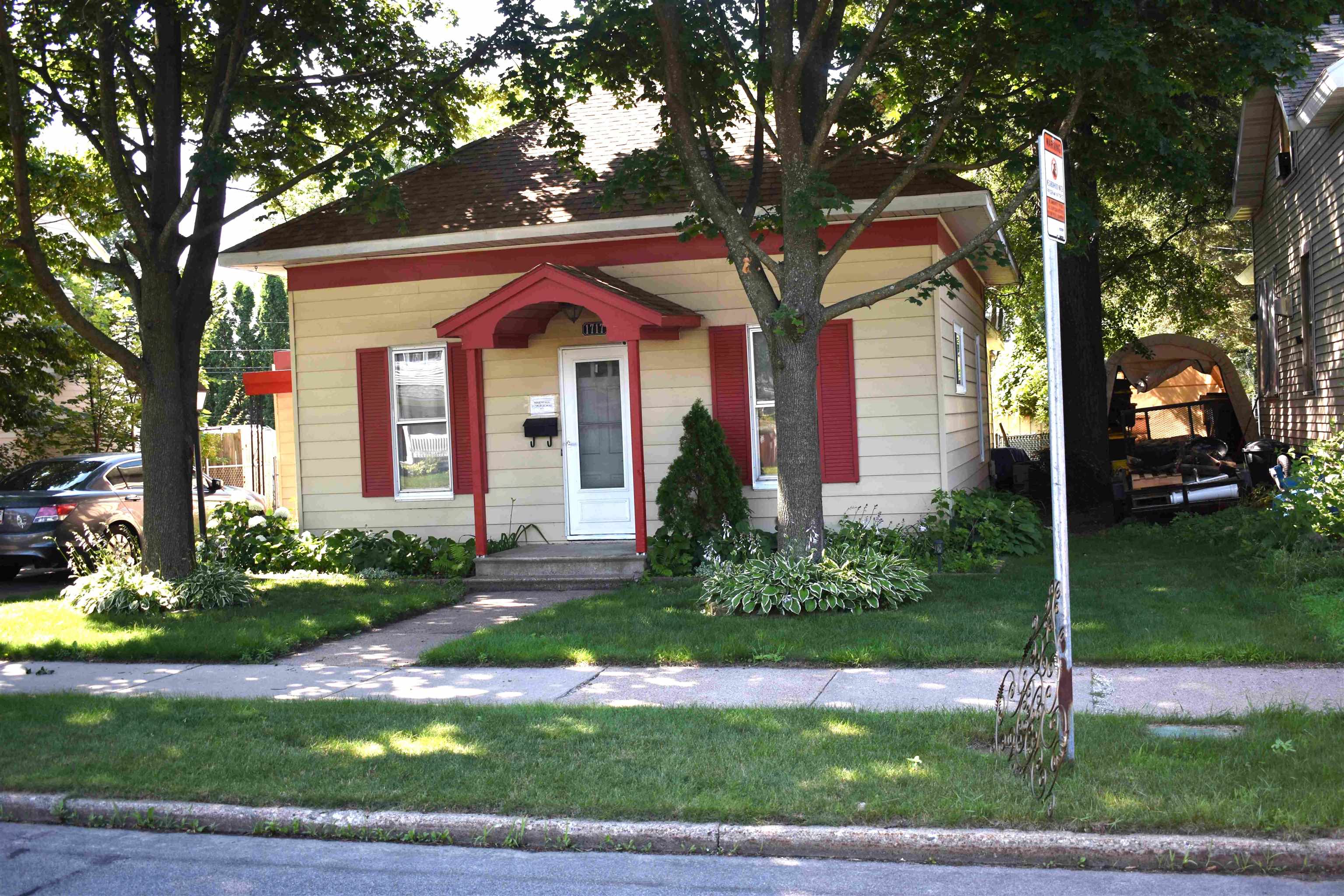 1717 BOYINGTON AVENUE, Stevens Point, Wisconsin 54481, 2 Bedrooms Bedrooms, ,1 BathroomBathrooms,Residential,For Sale,1717 BOYINGTON AVENUE,22603250
