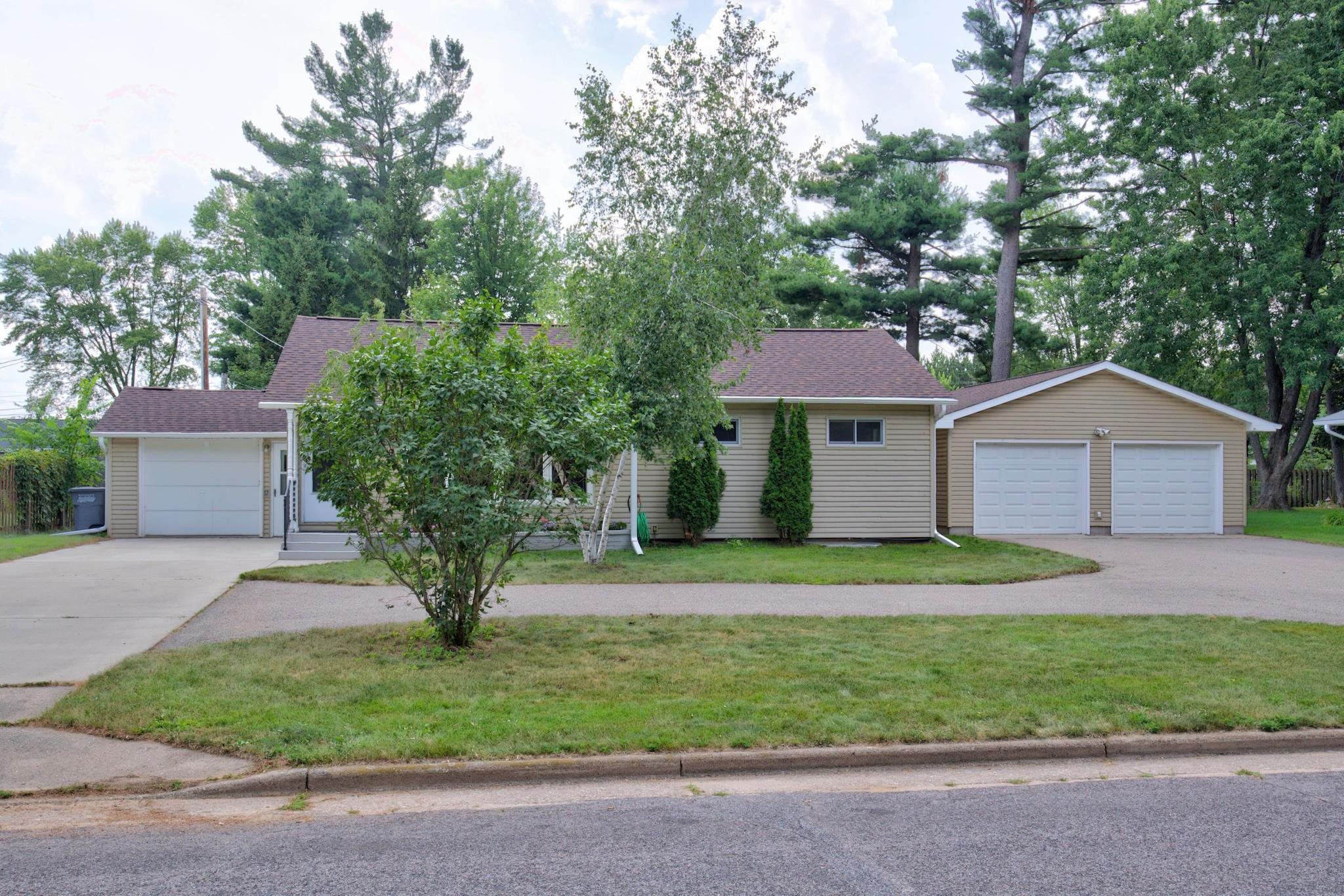 3540 2ND STREET SOUTH, Wisconsin Rapids, Wisconsin 54494, 4 Bedrooms Bedrooms, ,1 BathroomBathrooms,Residential,For Sale,3540 2ND STREET SOUTH,22603338