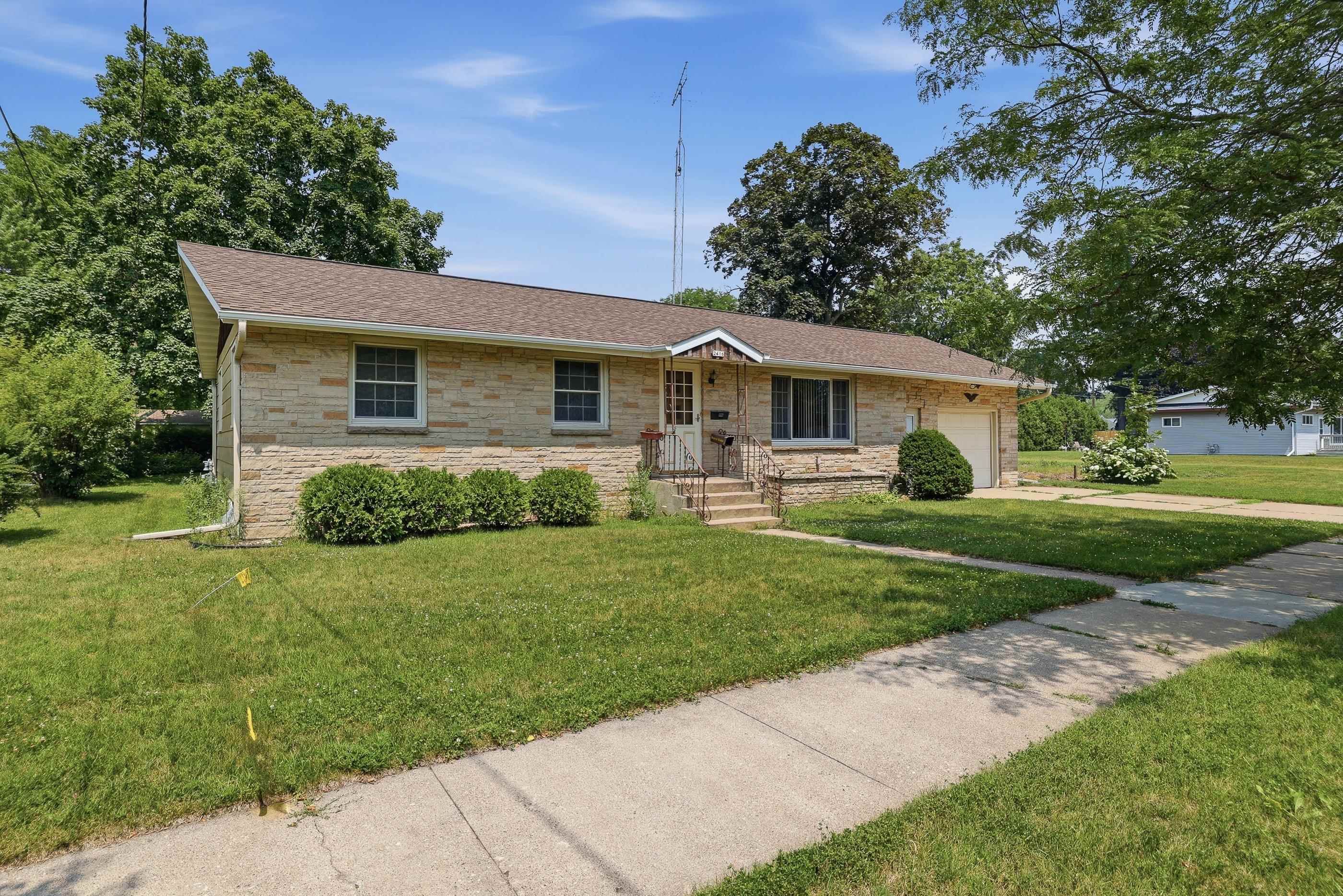 2416 CENTER STREET, Stevens Point, Wisconsin 54481, 3 Bedrooms Bedrooms, ,1 BathroomBathrooms,Residential,For Sale,2416 CENTER STREET,22603339