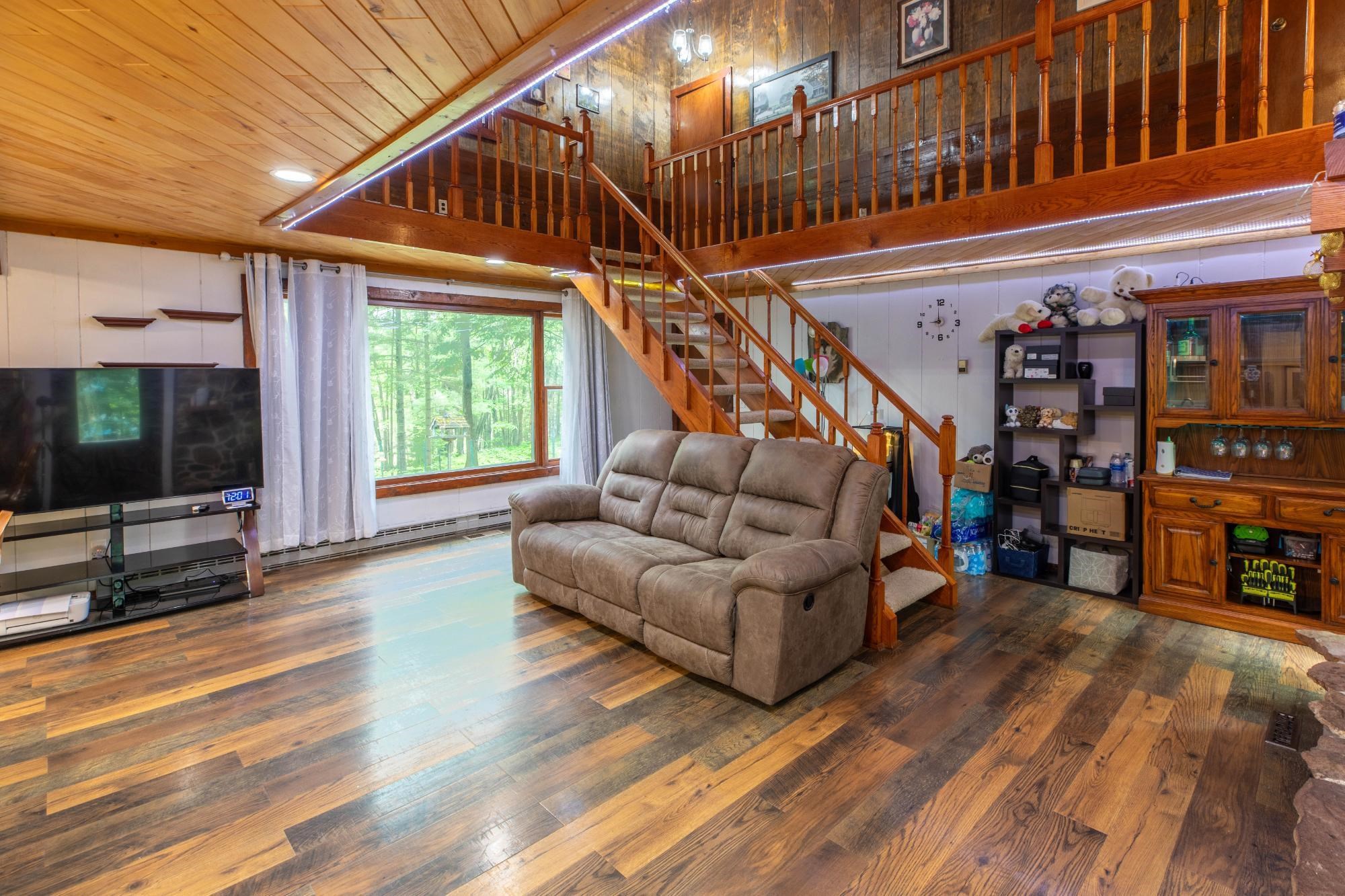 7236 WOODCREST CIRCLE, Rhinelander, Wisconsin 54501, 4 Bedrooms Bedrooms, ,2 BathroomsBathrooms,Residential,For Sale,7236 WOODCREST CIRCLE,22603356