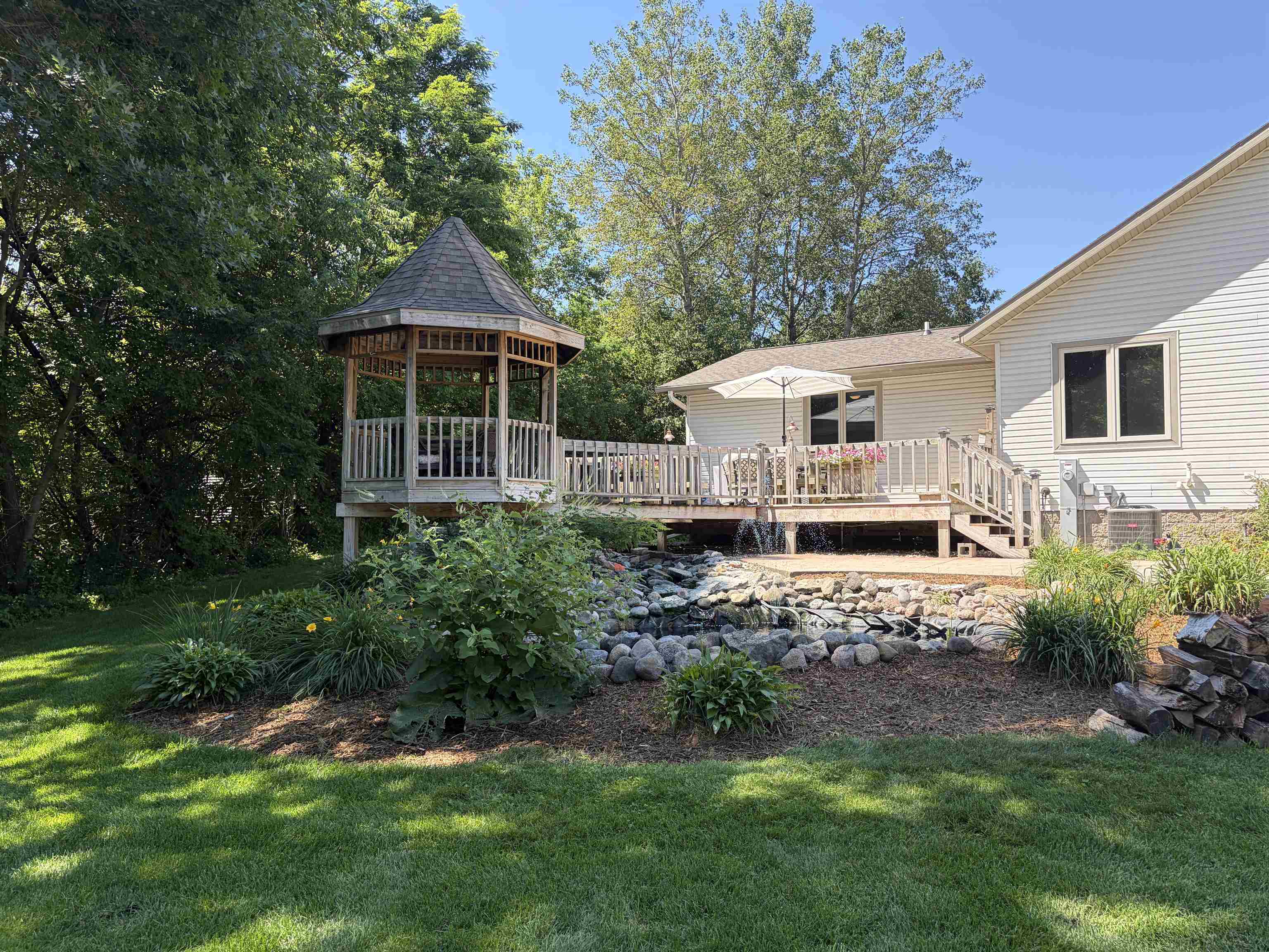 9605 SUMAC CIRCLE, Amherst, Wisconsin 54406, 4 Bedrooms Bedrooms, ,2 BathroomsBathrooms,Residential,For Sale,9605 SUMAC CIRCLE,22603357