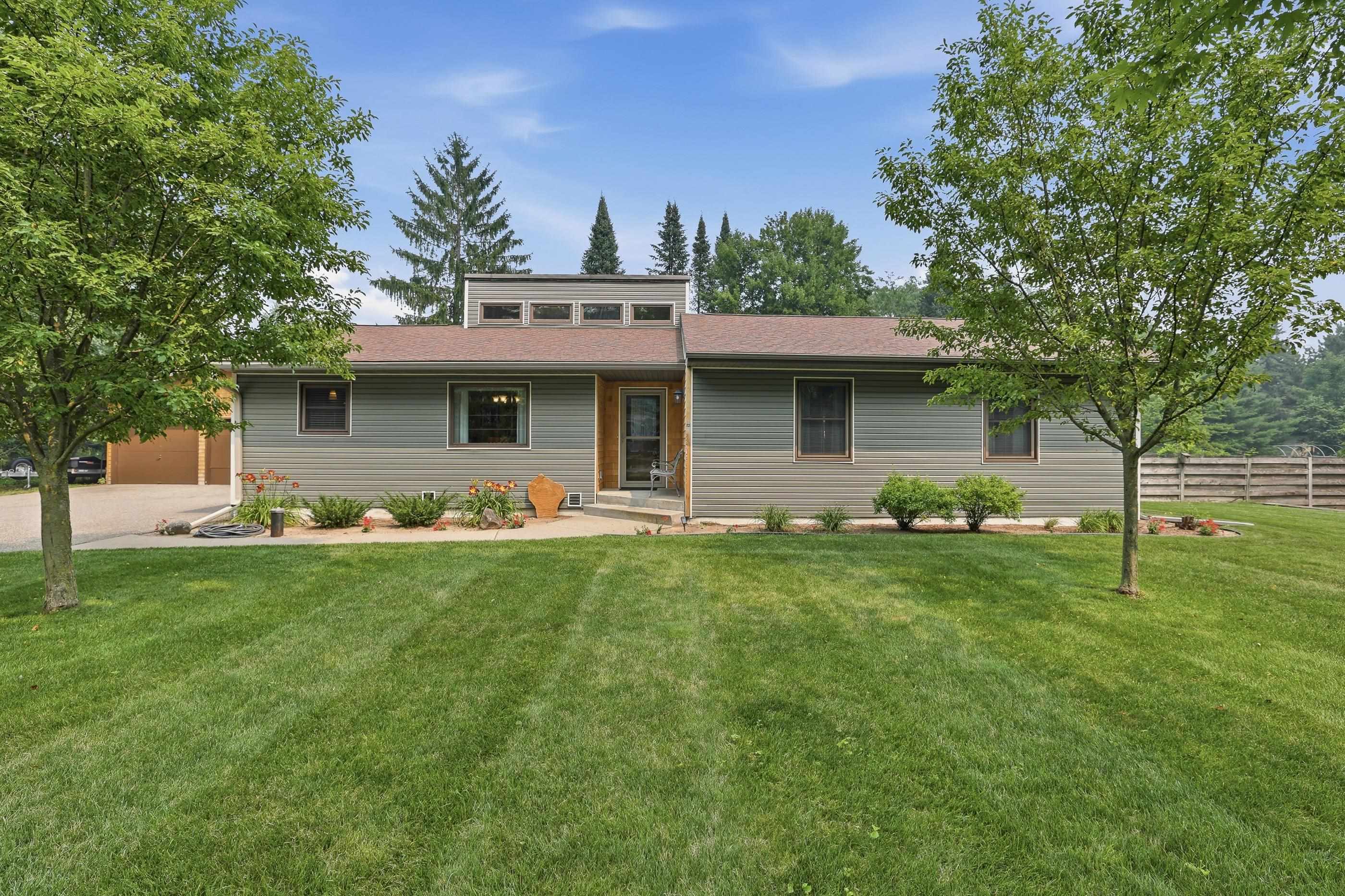 601 LEONARD STREET, Stevens Point, Wisconsin 54482, 3 Bedrooms Bedrooms, ,2 BathroomsBathrooms,Residential,For Sale,601 LEONARD STREET,22603358