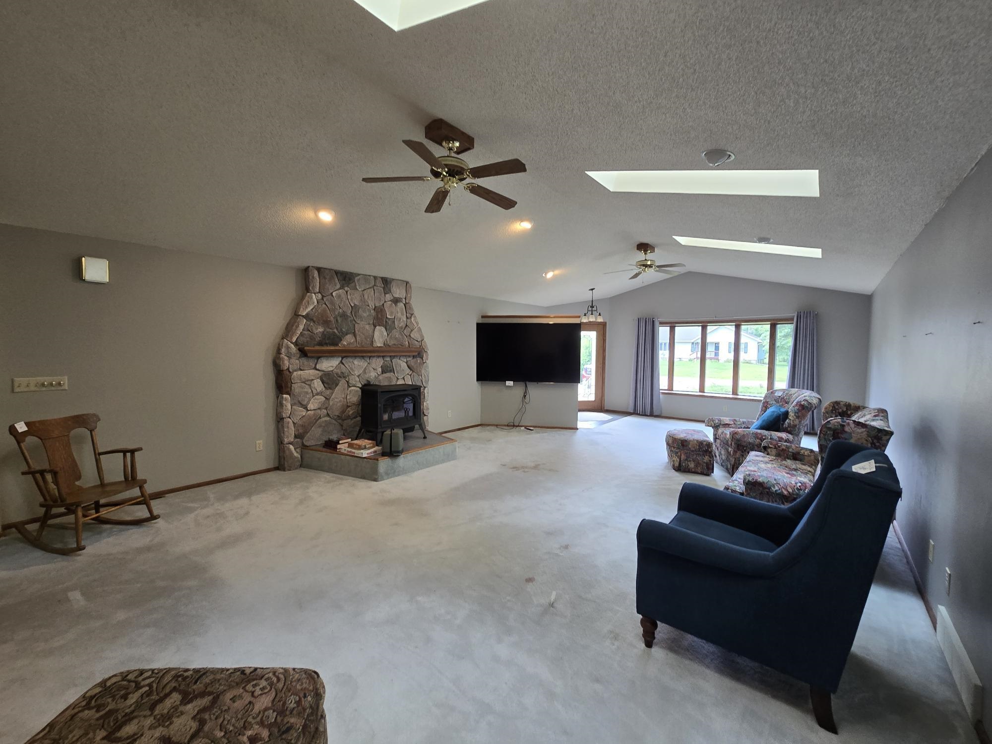 8040 WHITE PINE DRIVE, Wisconsin Rapids, Wisconsin 54494, 3 Bedrooms Bedrooms, ,3 BathroomsBathrooms,Residential,For Sale,8040 WHITE PINE DRIVE,22603366