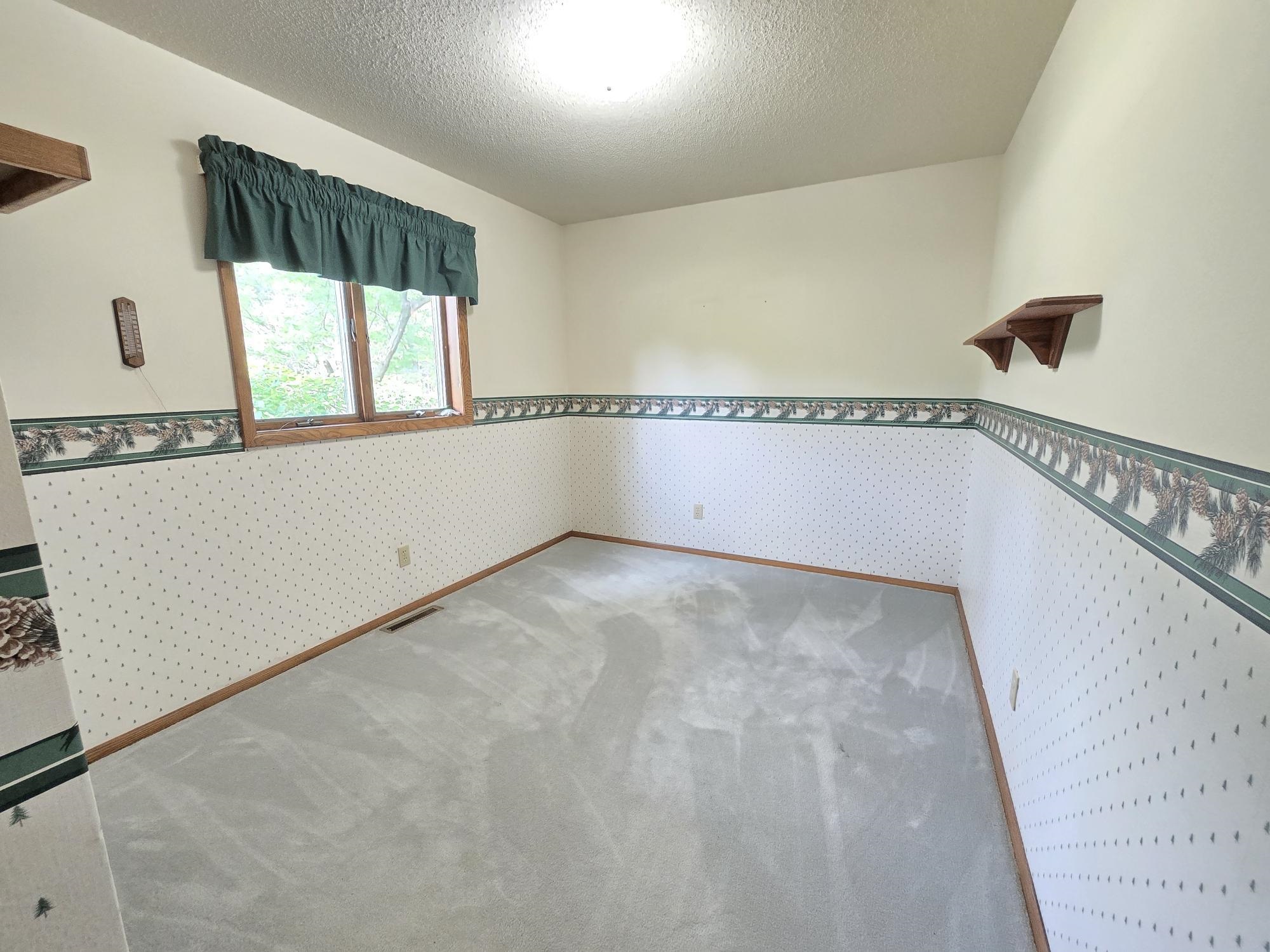 8040 WHITE PINE DRIVE, Wisconsin Rapids, Wisconsin 54494, 3 Bedrooms Bedrooms, ,3 BathroomsBathrooms,Residential,For Sale,8040 WHITE PINE DRIVE,22603366