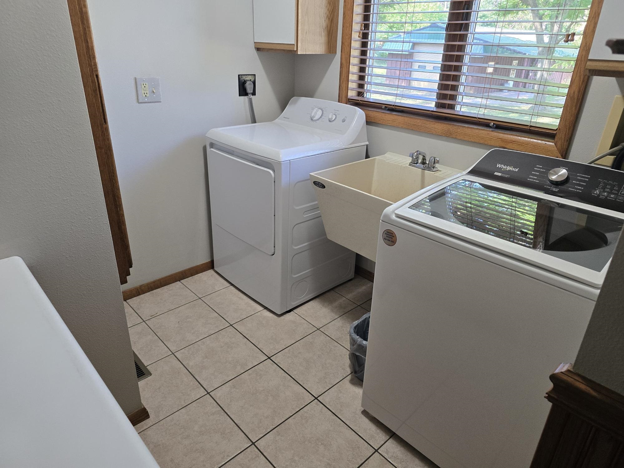 8040 WHITE PINE DRIVE, Wisconsin Rapids, Wisconsin 54494, 3 Bedrooms Bedrooms, ,3 BathroomsBathrooms,Residential,For Sale,8040 WHITE PINE DRIVE,22603366