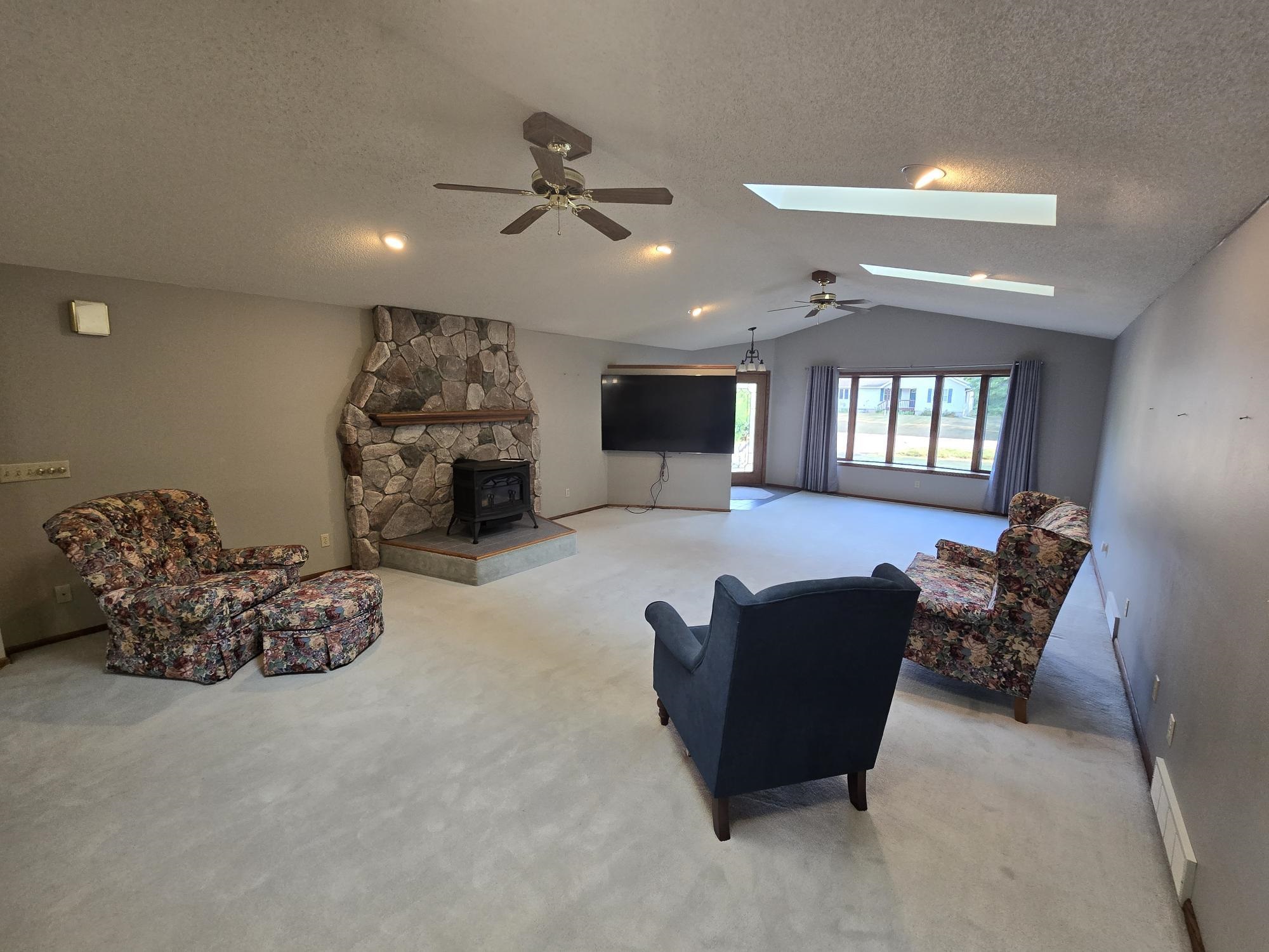 8040 WHITE PINE DRIVE, Wisconsin Rapids, Wisconsin 54494, 3 Bedrooms Bedrooms, ,3 BathroomsBathrooms,Residential,For Sale,8040 WHITE PINE DRIVE,22603366