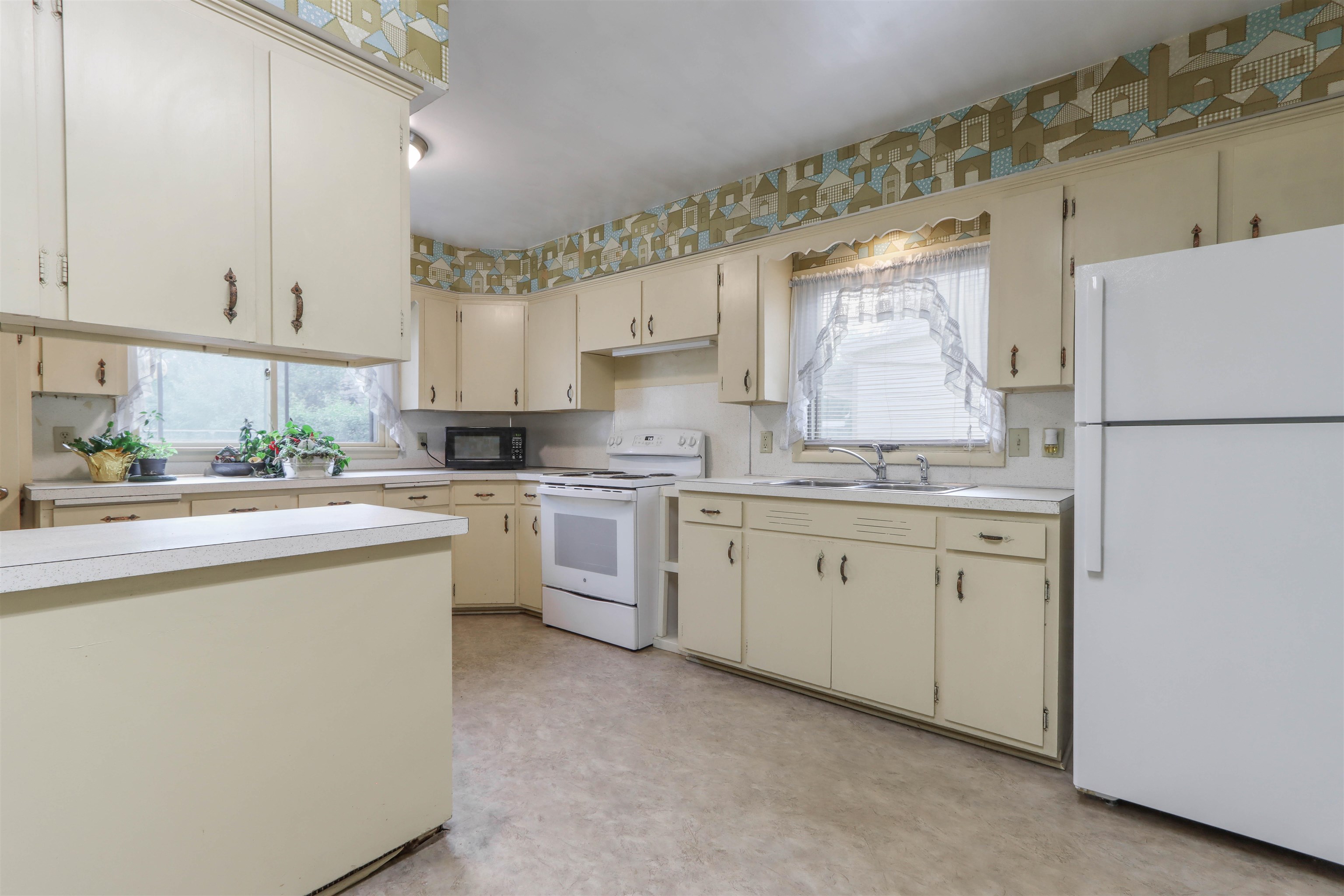 202 2ND STREET EAST, Merrill, Wisconsin 54452, 3 Bedrooms Bedrooms, ,1 BathroomBathrooms,Residential,For Sale,202 2ND STREET EAST,22603371