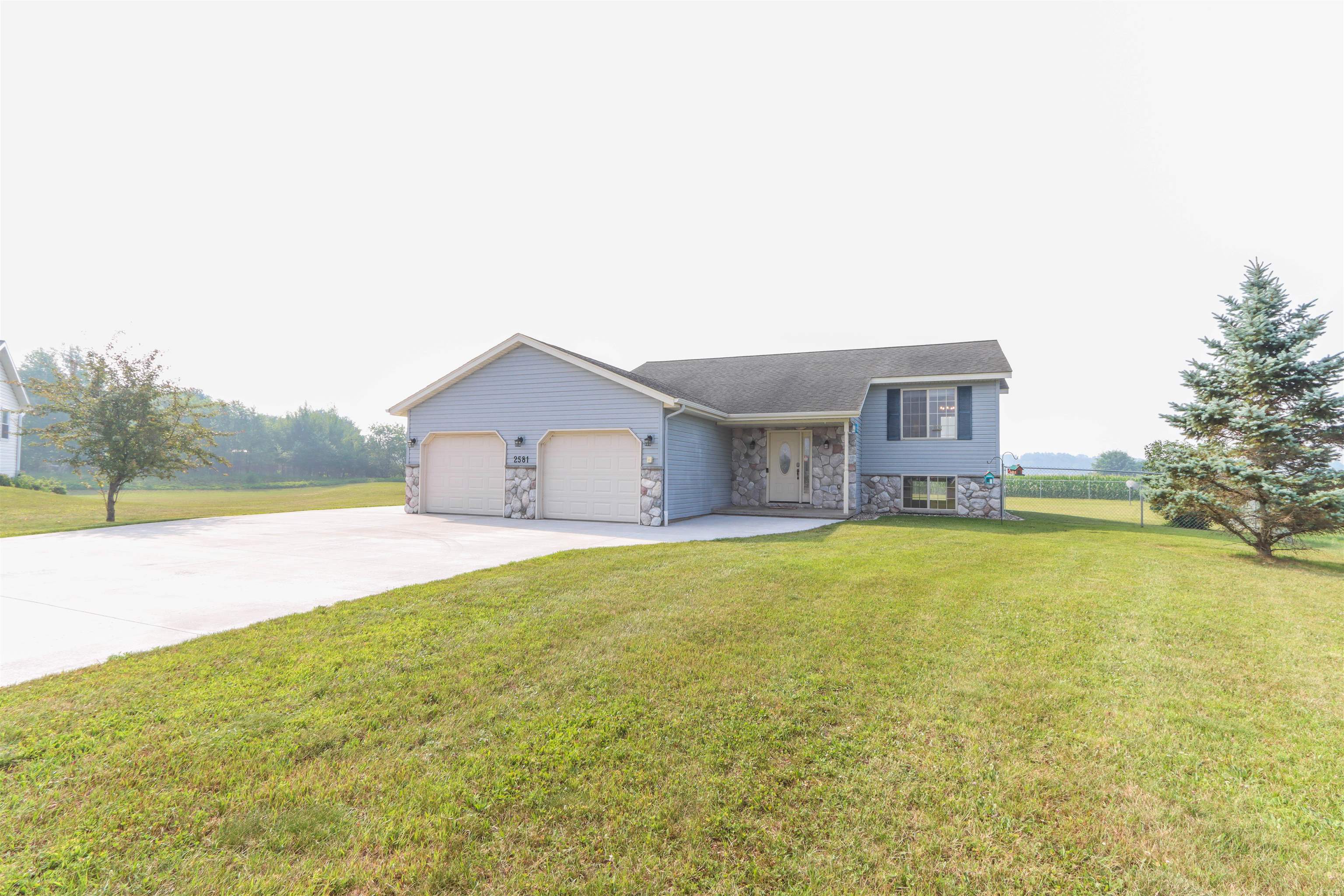 2581 GOLDEN EAGLE ROAD, Kronenwetter, Wisconsin 54455, 3 Bedrooms Bedrooms, ,2 BathroomsBathrooms,Residential,For Sale,2581 GOLDEN EAGLE ROAD,22603372
