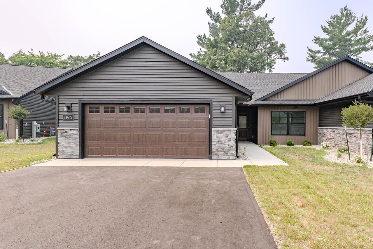 1396 PARK DRIVE, Schofield, Wisconsin 54476, 3 Bedrooms Bedrooms, 6 Rooms Rooms,2 BathroomsBathrooms,Residential,For Sale,1396 PARK DRIVE,22603374