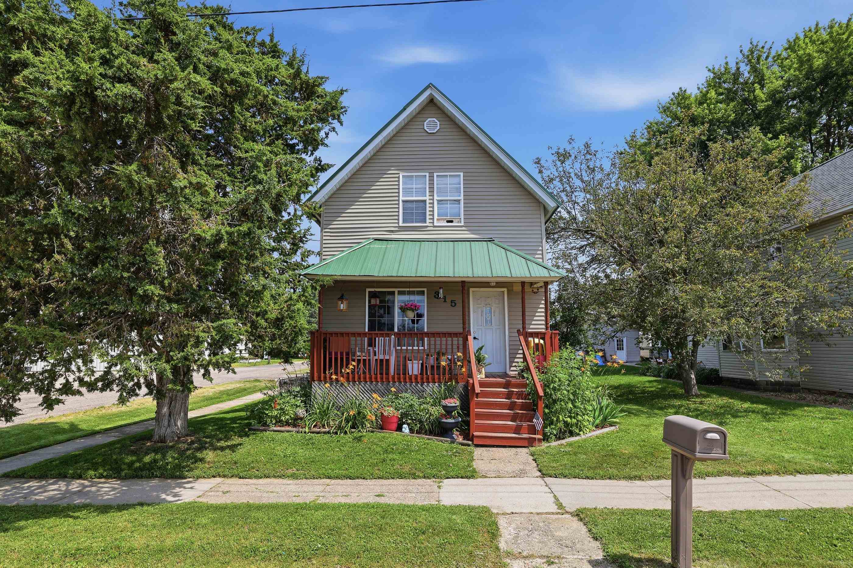 315 W DEPOT STREET, Marshfield, Wisconsin 54449, 3 Bedrooms Bedrooms, ,1 BathroomBathrooms,Residential,For Sale,315 W DEPOT STREET,22603376