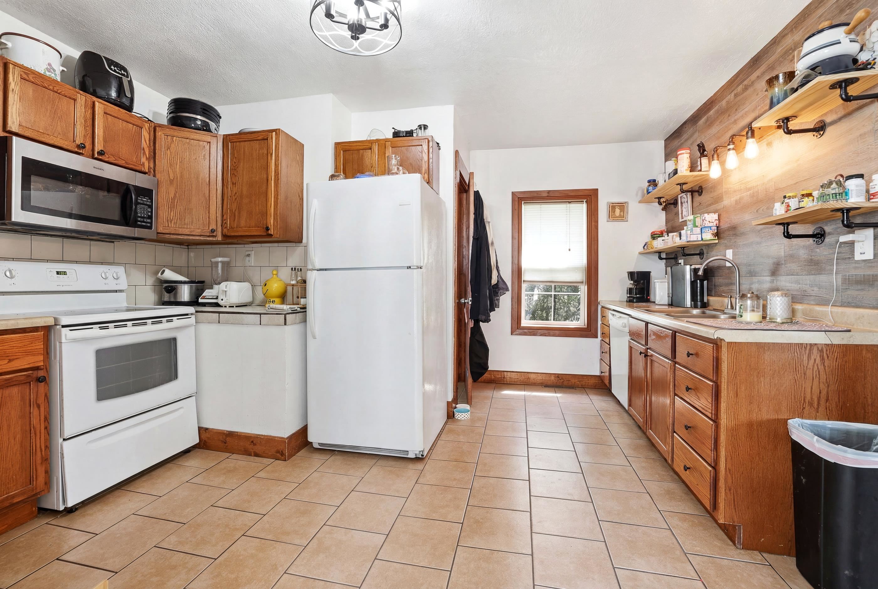 315 W DEPOT STREET, Marshfield, Wisconsin 54449, 3 Bedrooms Bedrooms, ,1 BathroomBathrooms,Residential,For Sale,315 W DEPOT STREET,22603376