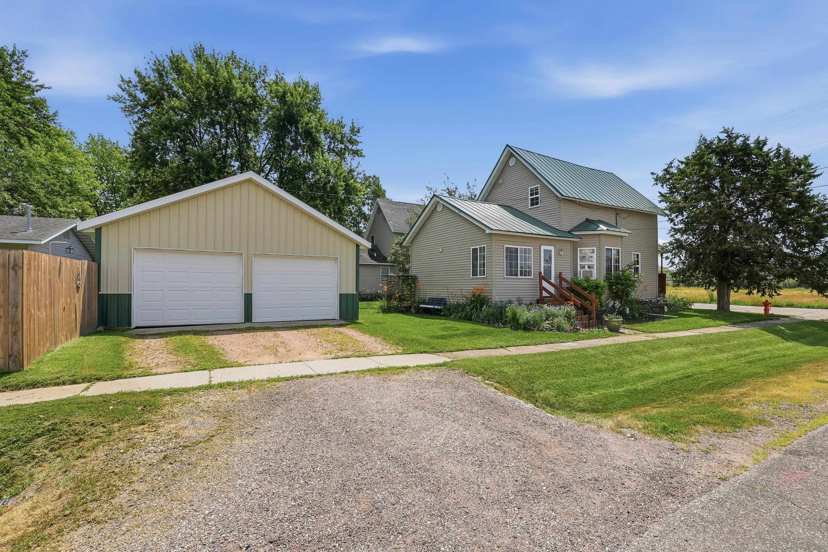 315 W DEPOT STREET, Marshfield, Wisconsin 54449, 3 Bedrooms Bedrooms, ,1 BathroomBathrooms,Residential,For Sale,315 W DEPOT STREET,22603376