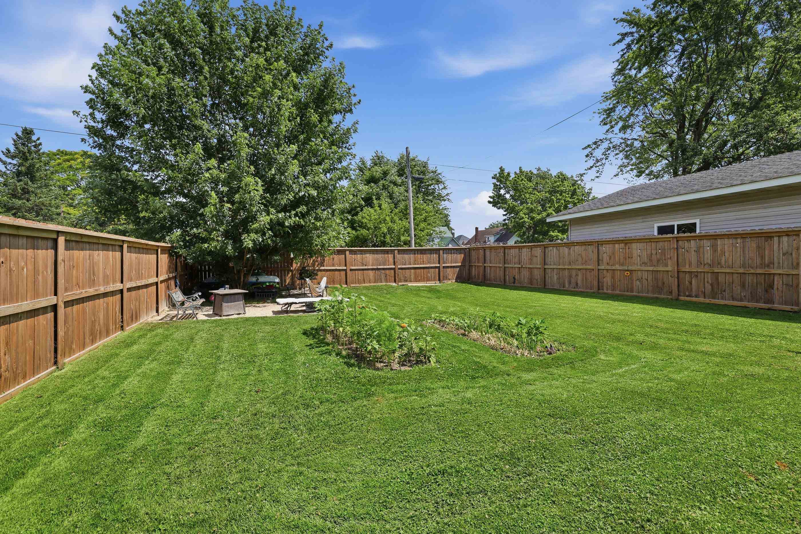 315 W DEPOT STREET, Marshfield, Wisconsin 54449, 3 Bedrooms Bedrooms, ,1 BathroomBathrooms,Residential,For Sale,315 W DEPOT STREET,22603376