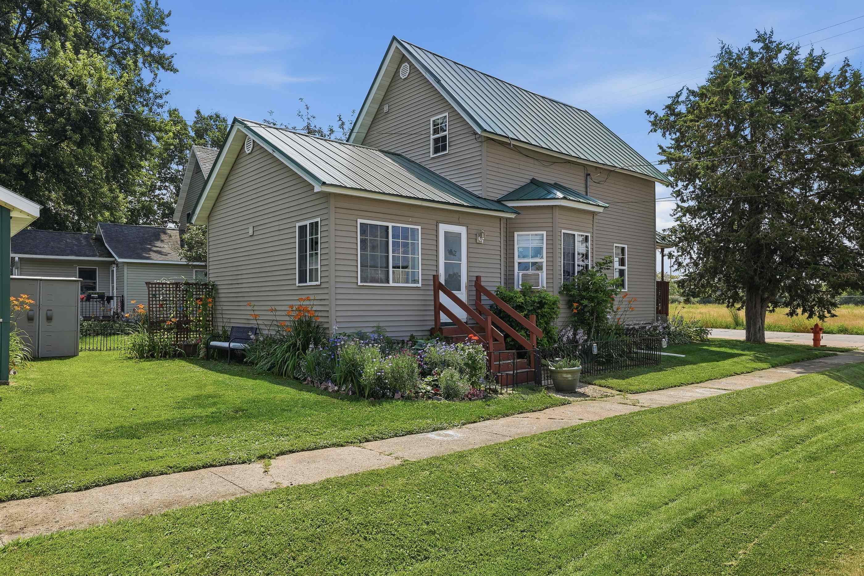 315 W DEPOT STREET, Marshfield, Wisconsin 54449, 3 Bedrooms Bedrooms, ,1 BathroomBathrooms,Residential,For Sale,315 W DEPOT STREET,22603376