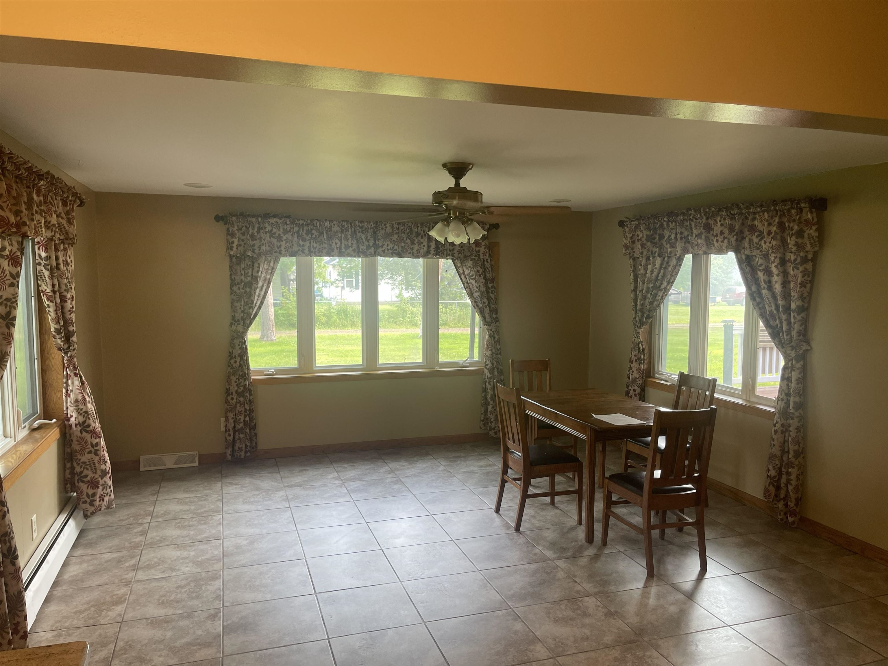 409 W BUTTERNUT STREET, Abbotsford, Wisconsin 54405, 4 Bedrooms Bedrooms, ,3 BathroomsBathrooms,Residential,For Sale,409 W BUTTERNUT STREET,22603379
