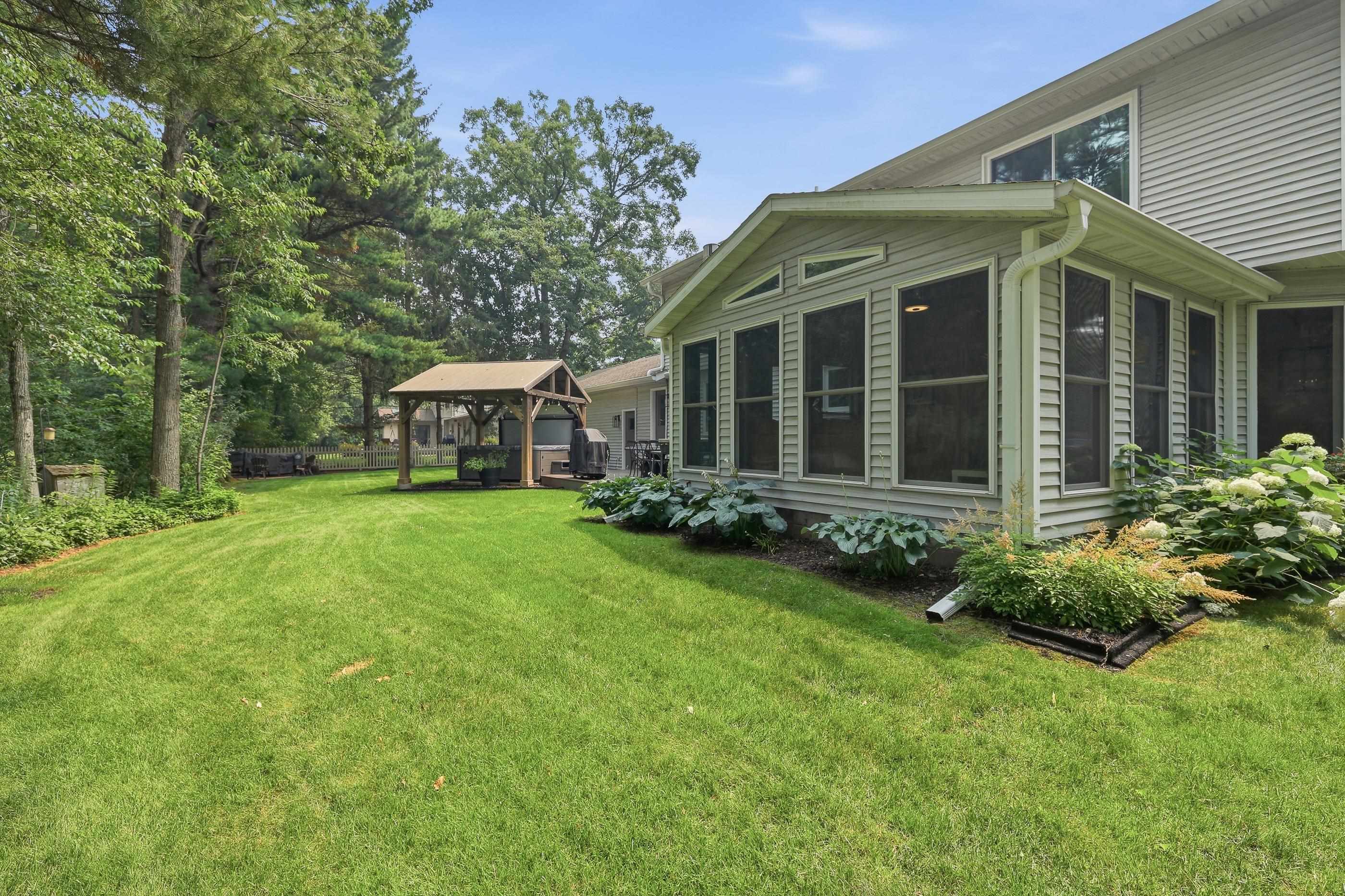 2441 SHADOWVIEW CIRCLE, Plover, Wisconsin 54467, 4 Bedrooms Bedrooms, ,3 BathroomsBathrooms,Residential,For Sale,2441 SHADOWVIEW CIRCLE,22603385