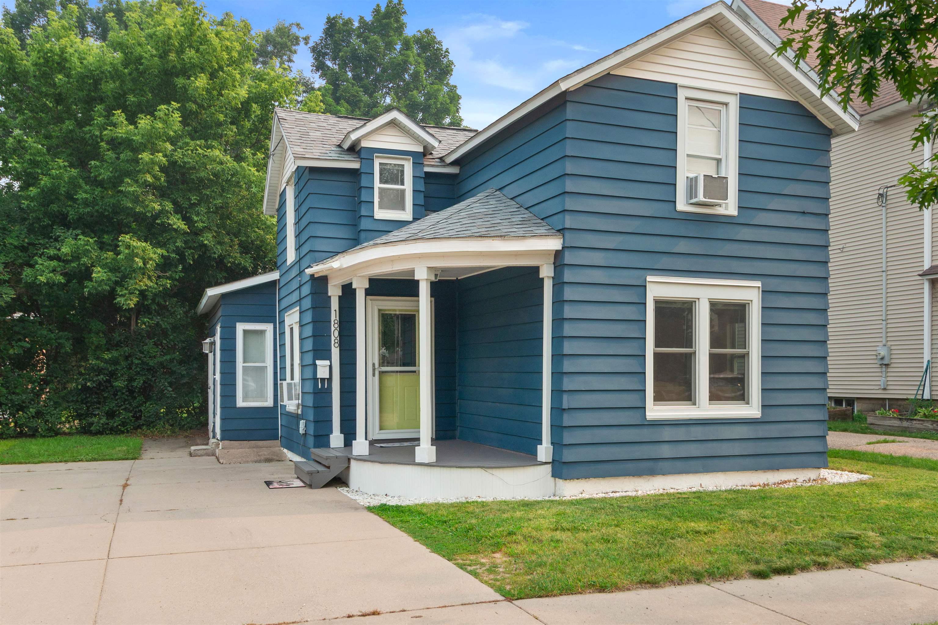 1808 ELLIS STREET, Stevens Point, Wisconsin 54481, 2 Bedrooms Bedrooms, ,1 BathroomBathrooms,Residential,For Sale,1808 ELLIS STREET,22603387