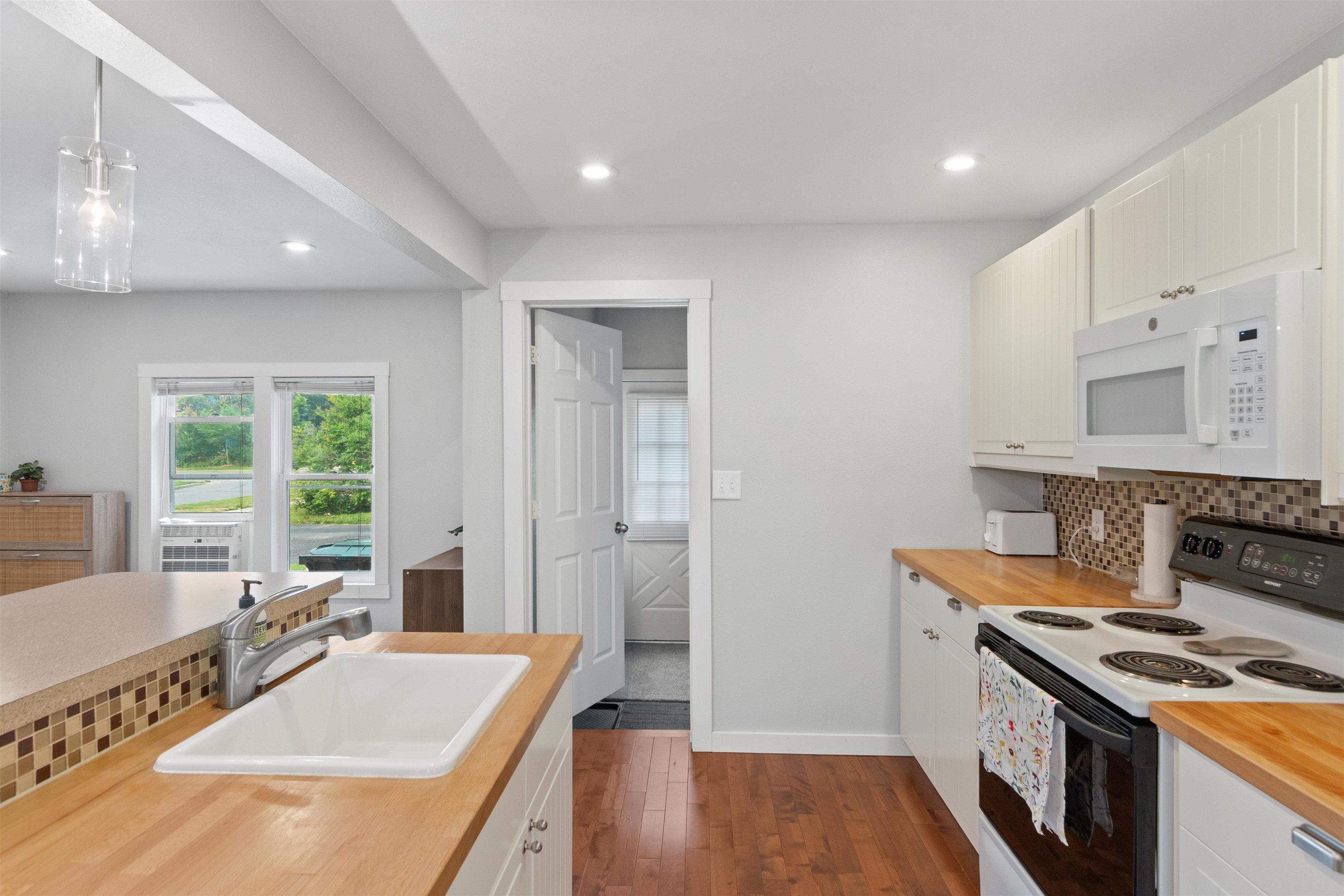 1808 ELLIS STREET, Stevens Point, Wisconsin 54481, 2 Bedrooms Bedrooms, ,1 BathroomBathrooms,Residential,For Sale,1808 ELLIS STREET,22603387