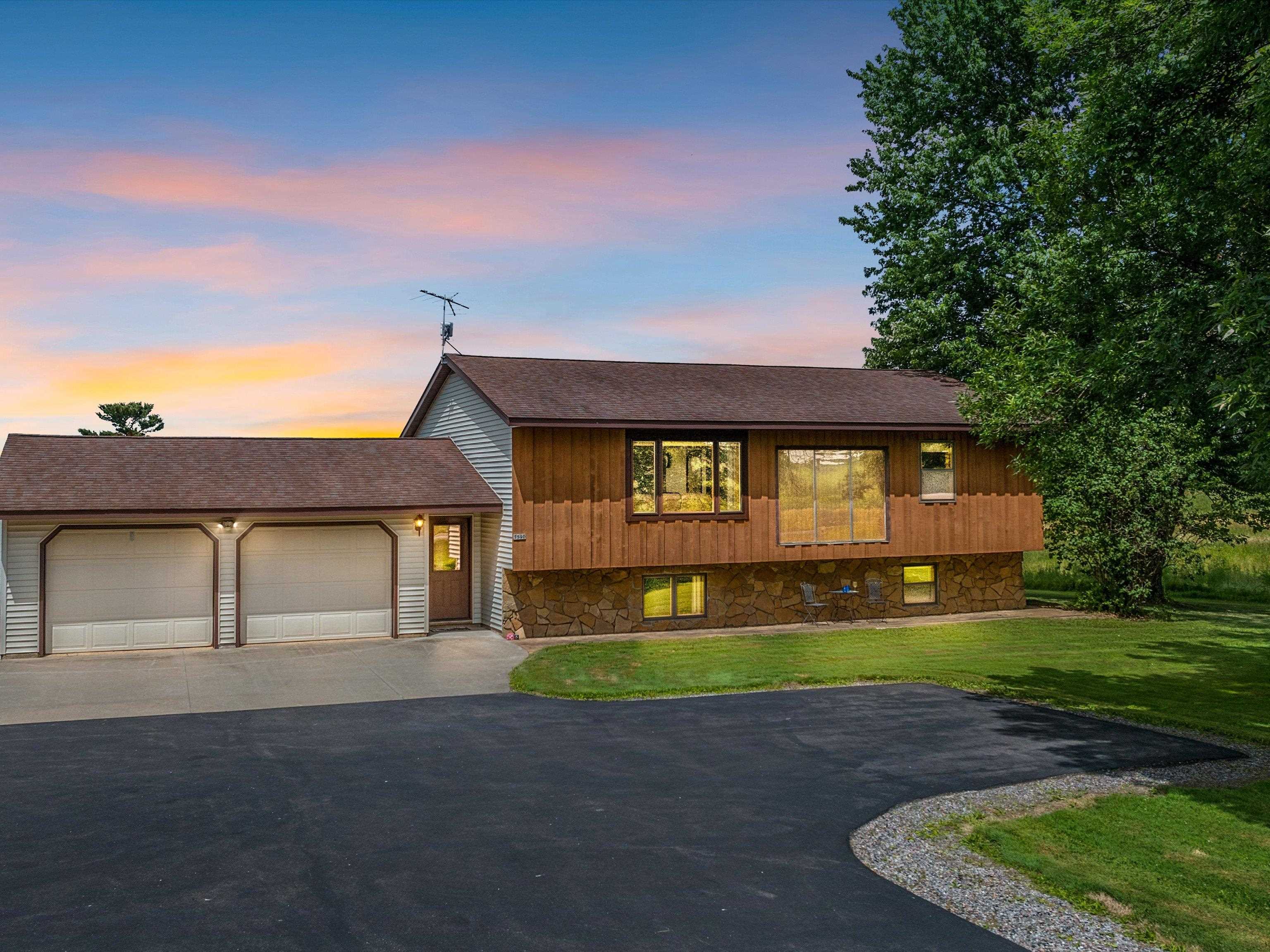 7590 COUNTY ROAD Y, Marshfield, Wisconsin 54449, 3 Bedrooms Bedrooms, ,2 BathroomsBathrooms,Residential,For Sale,7590 COUNTY ROAD Y,22603395