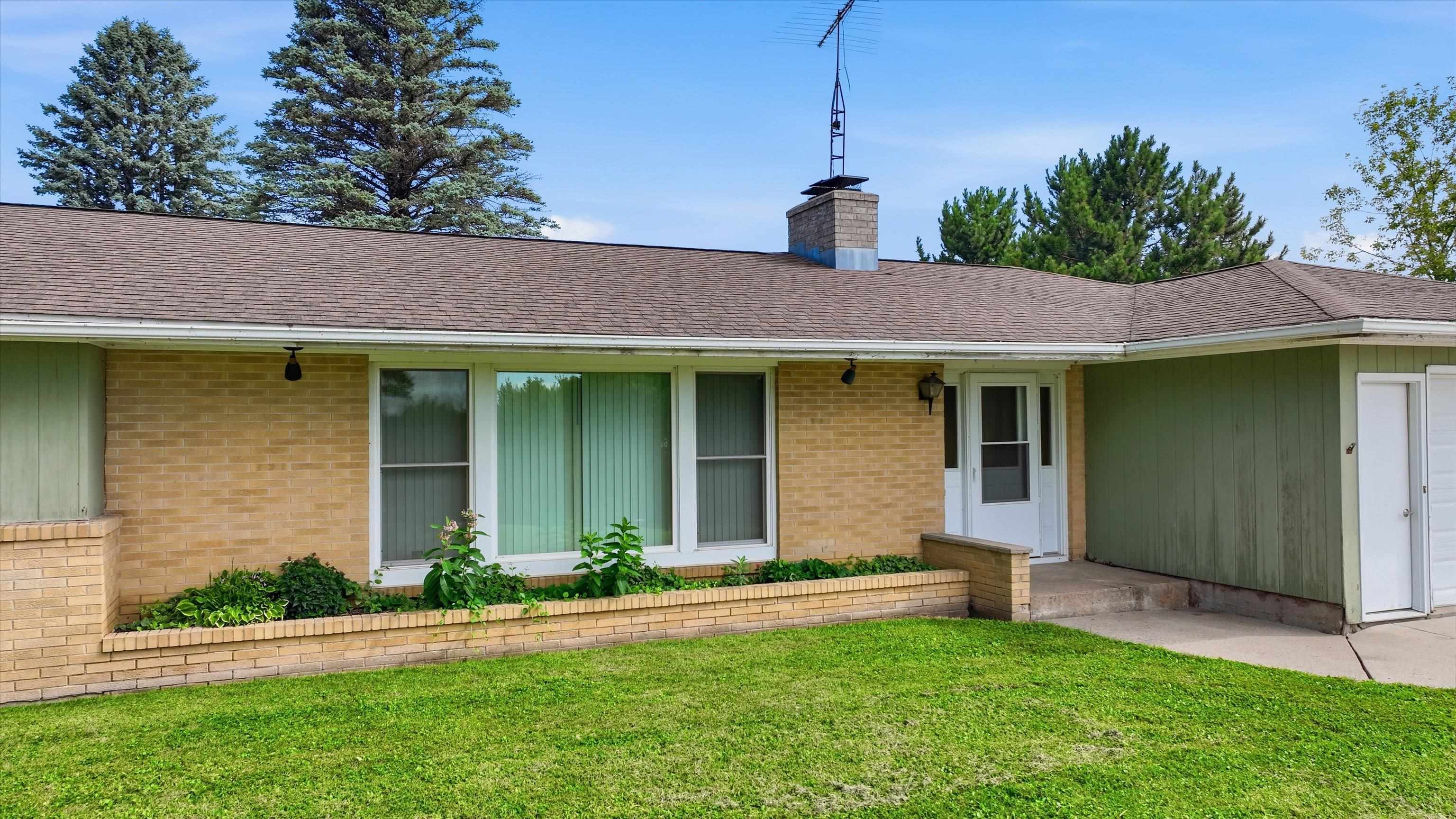 1412 N OAK AVENUE, Marshfield, Wisconsin 54449, 4 Bedrooms Bedrooms, ,2 BathroomsBathrooms,Residential,For Sale,1412 N OAK AVENUE,22603400