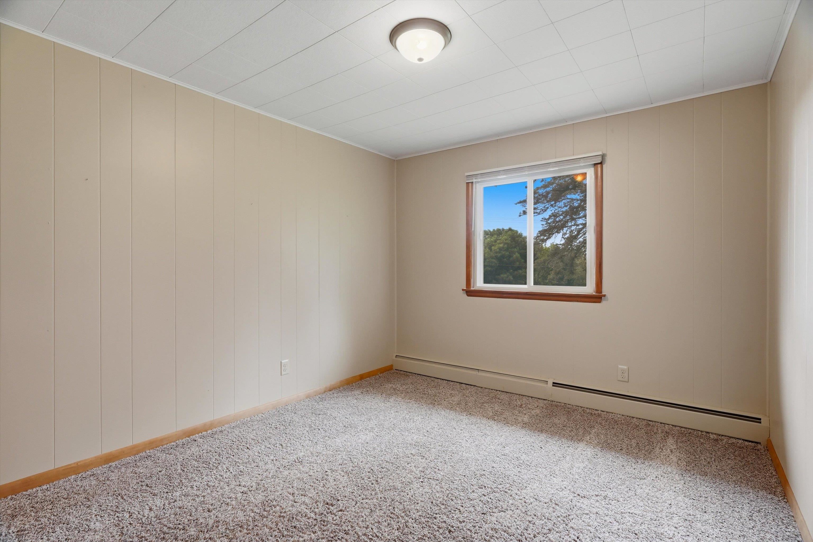 1412 N OAK AVENUE, Marshfield, Wisconsin 54449, 4 Bedrooms Bedrooms, ,2 BathroomsBathrooms,Residential,For Sale,1412 N OAK AVENUE,22603400