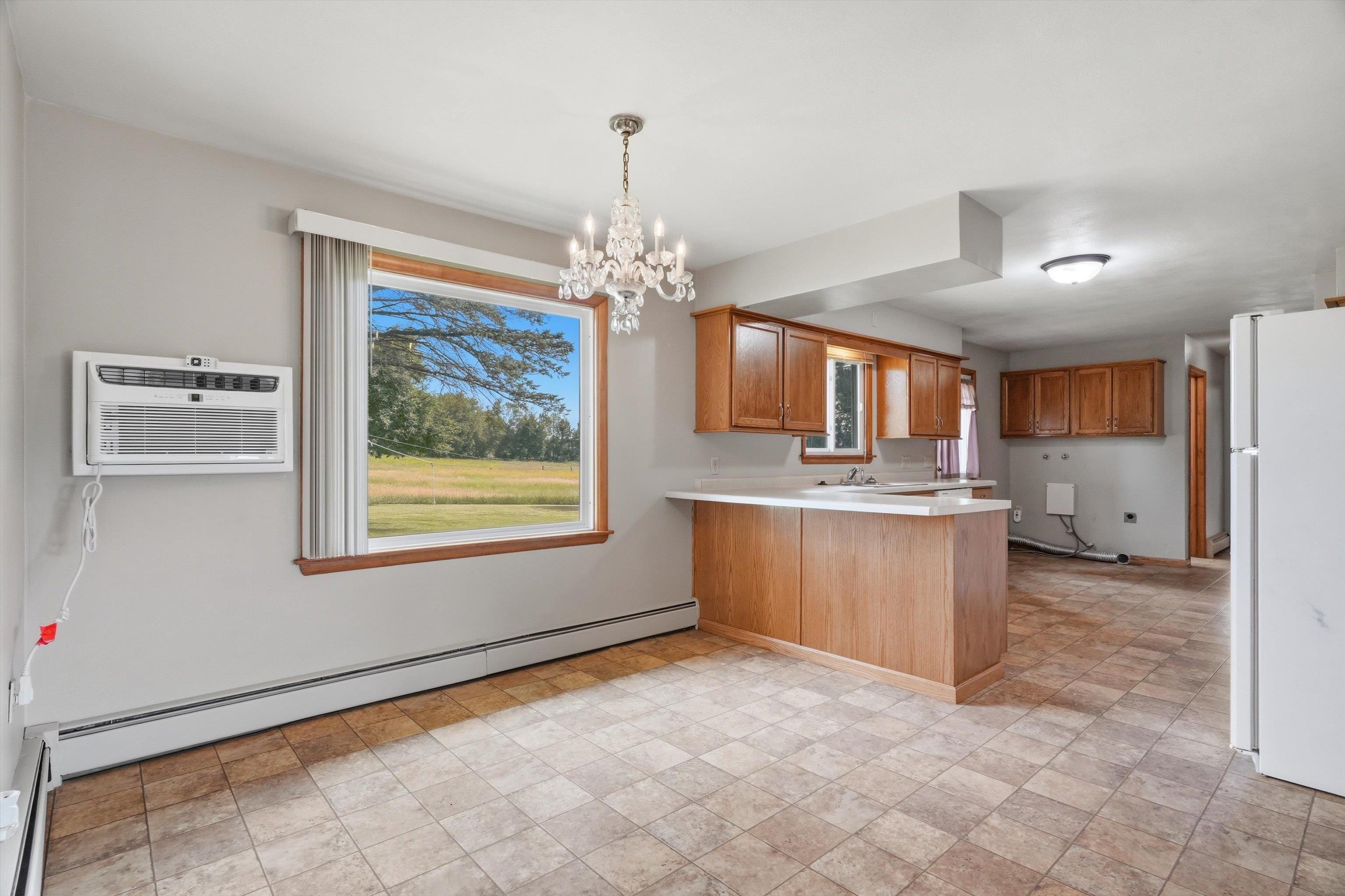 1412 N OAK AVENUE, Marshfield, Wisconsin 54449, 4 Bedrooms Bedrooms, ,2 BathroomsBathrooms,Residential,For Sale,1412 N OAK AVENUE,22603400