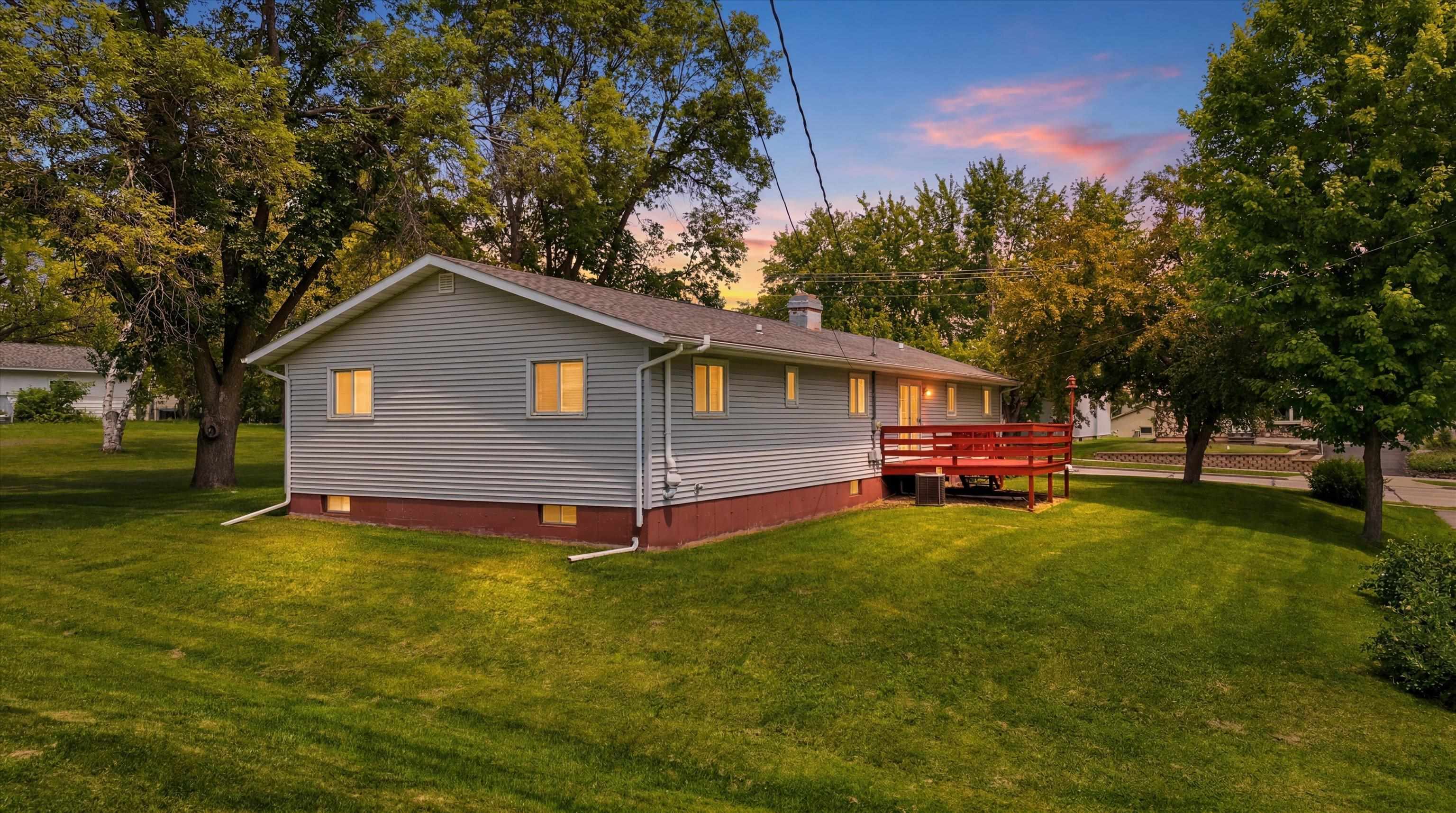 1010 N WALNUT AVENUE, Marshfield, Wisconsin 54449, 4 Bedrooms Bedrooms, ,1 BathroomBathrooms,Residential,For Sale,1010 N WALNUT AVENUE,22603401