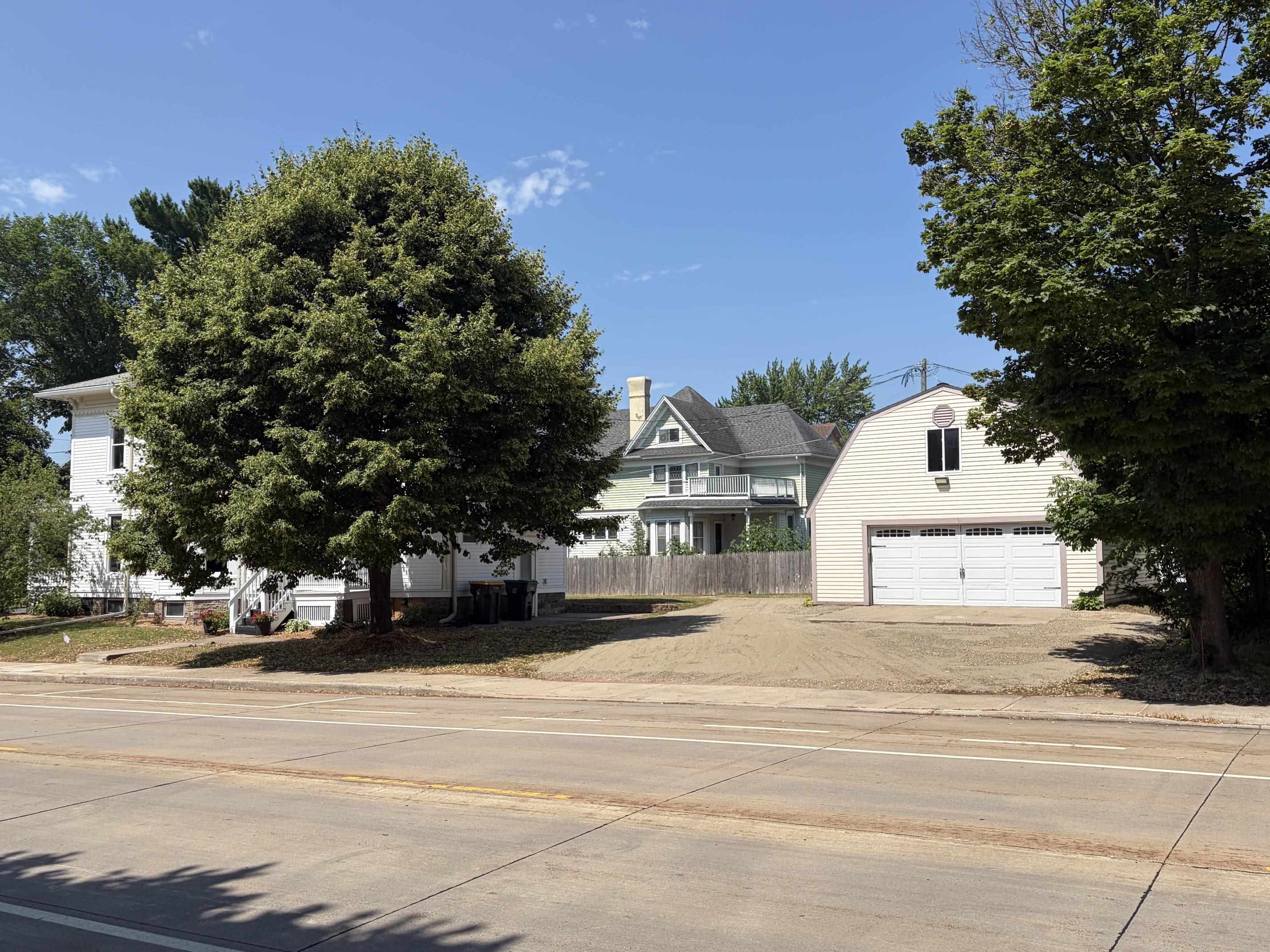 201 W 4TH STREET, Marshfield, Wisconsin 54449, 4 Bedrooms Bedrooms, ,2 BathroomsBathrooms,Residential,For Sale,201 W 4TH STREET,22603404
