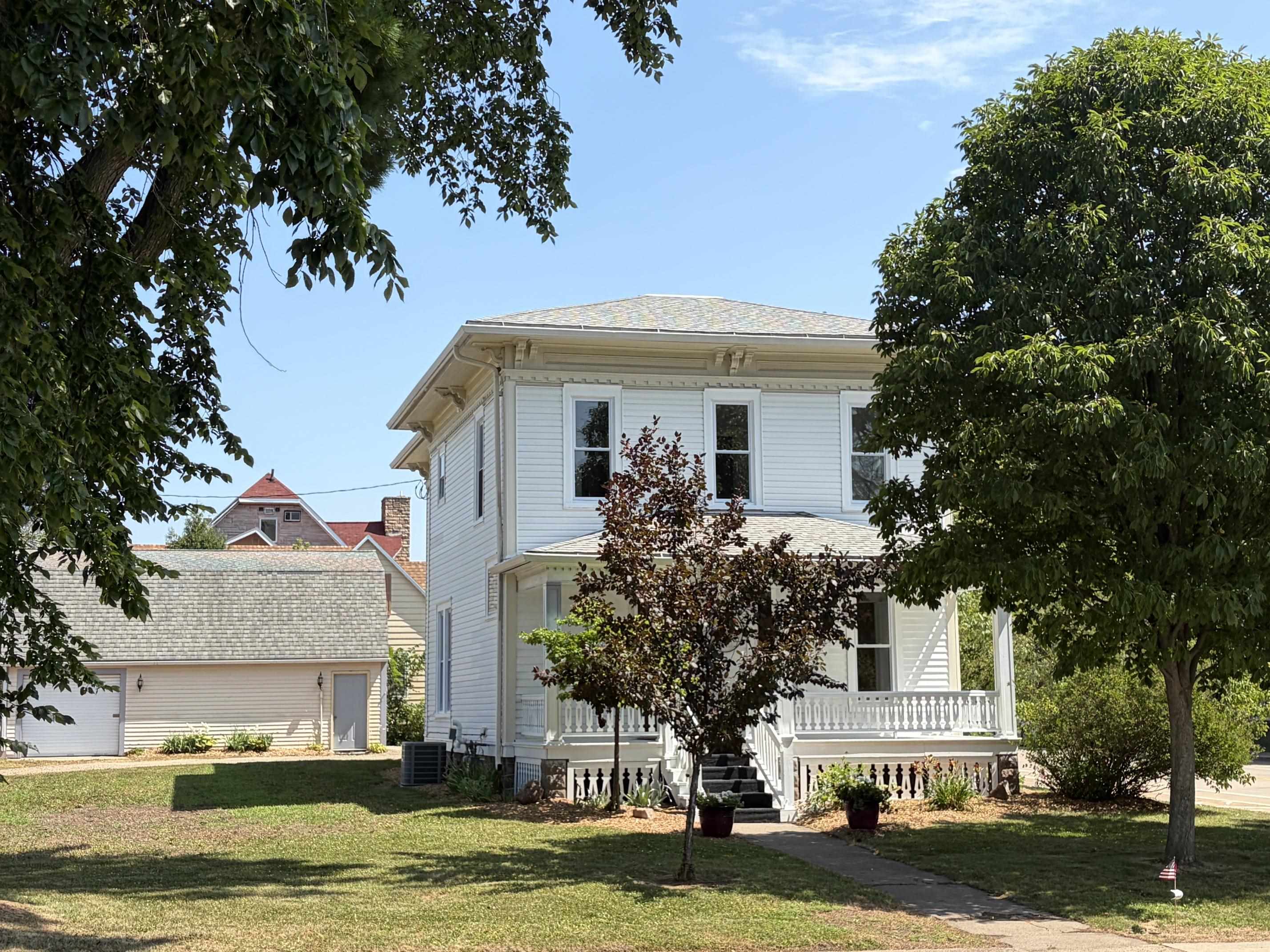 201 W 4TH STREET, Marshfield, Wisconsin 54449, 4 Bedrooms Bedrooms, ,2 BathroomsBathrooms,Residential,For Sale,201 W 4TH STREET,22603404