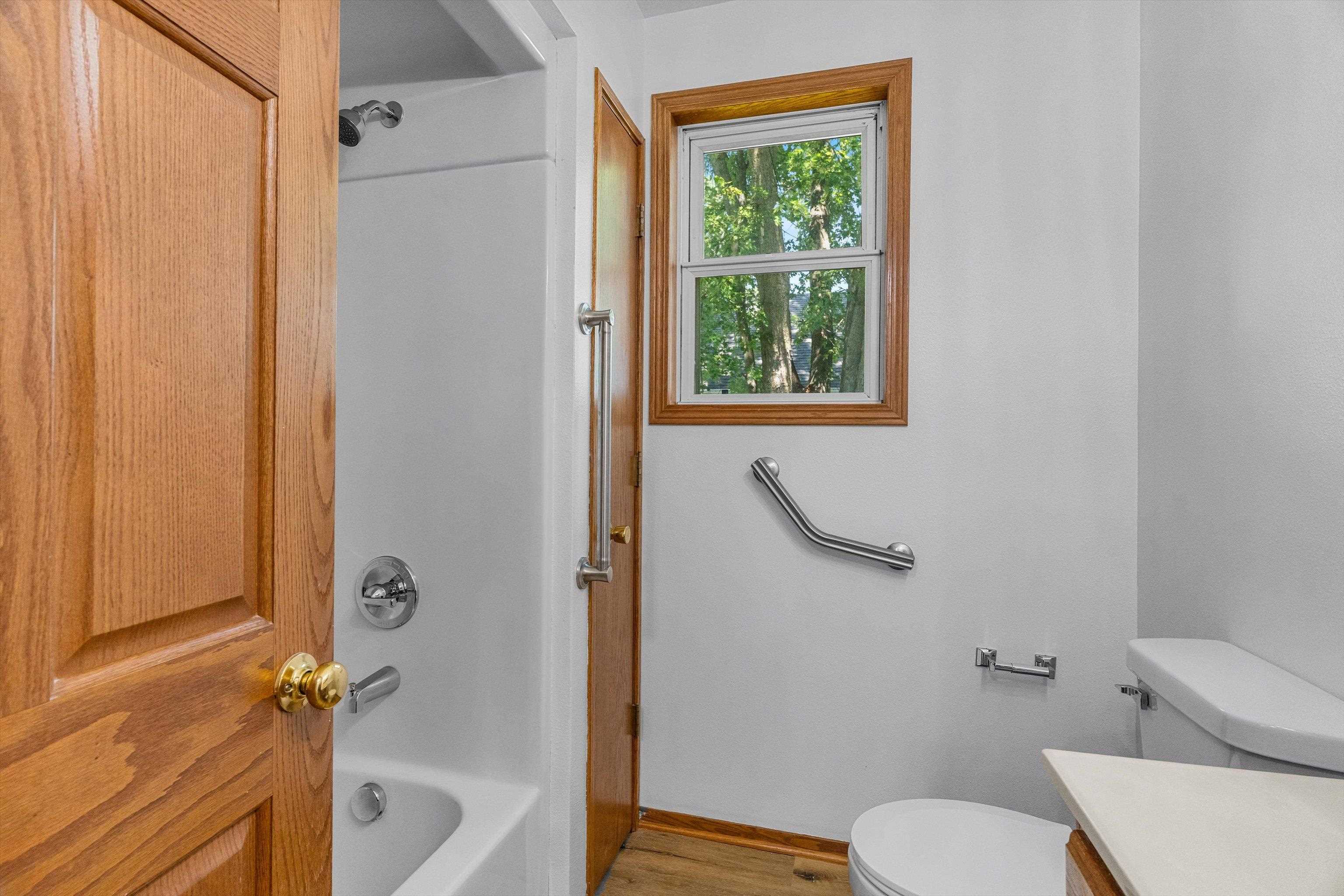 201 N CEDAR AVENUE, Marshfield, Wisconsin 54449, 3 Bedrooms Bedrooms, ,1 BathroomBathrooms,Residential,For Sale,201 N CEDAR AVENUE,22603415