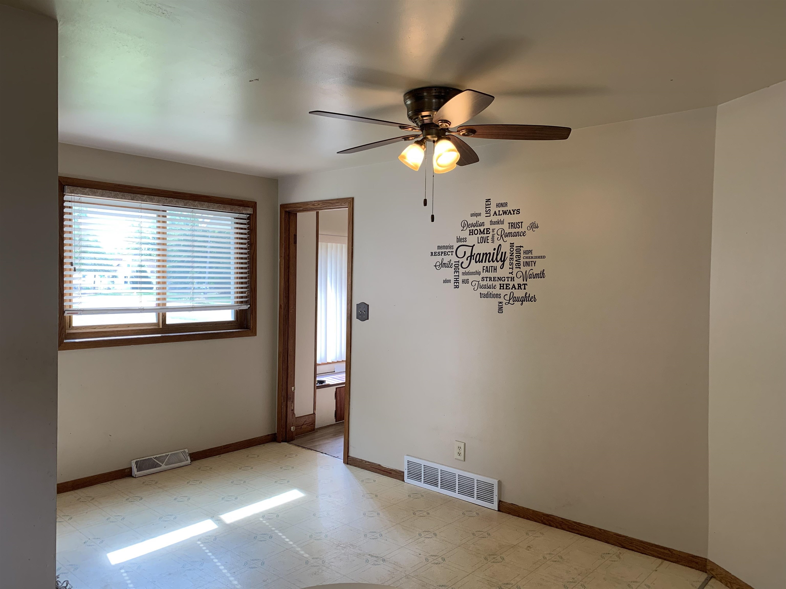 1012 7TH AVENUE, Antigo, Wisconsin 54409, 4 Bedrooms Bedrooms, ,1 BathroomBathrooms,Residential,For Sale,1012 7TH AVENUE,22603421