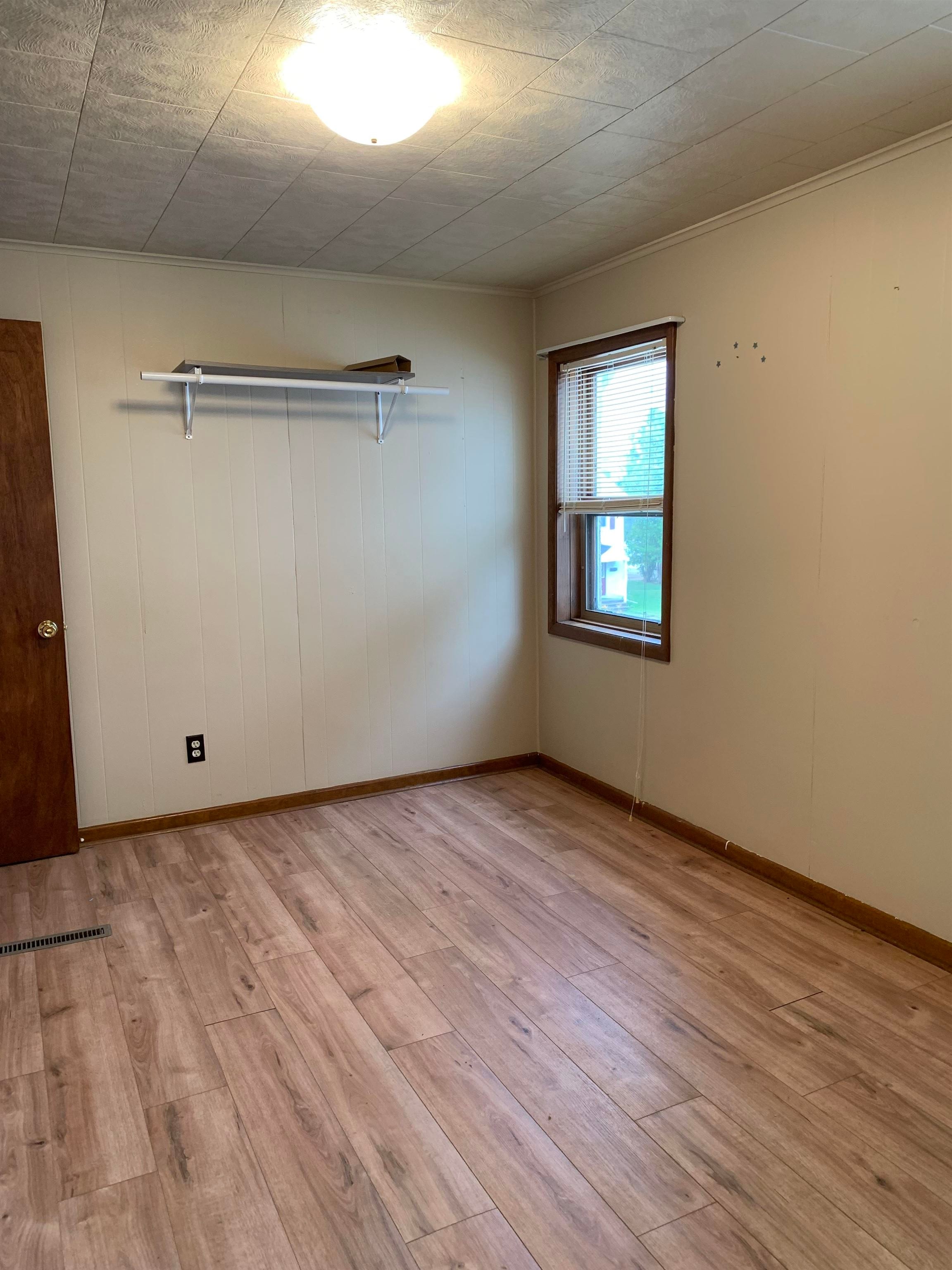 1012 7TH AVENUE, Antigo, Wisconsin 54409, 4 Bedrooms Bedrooms, ,1 BathroomBathrooms,Residential,For Sale,1012 7TH AVENUE,22603421