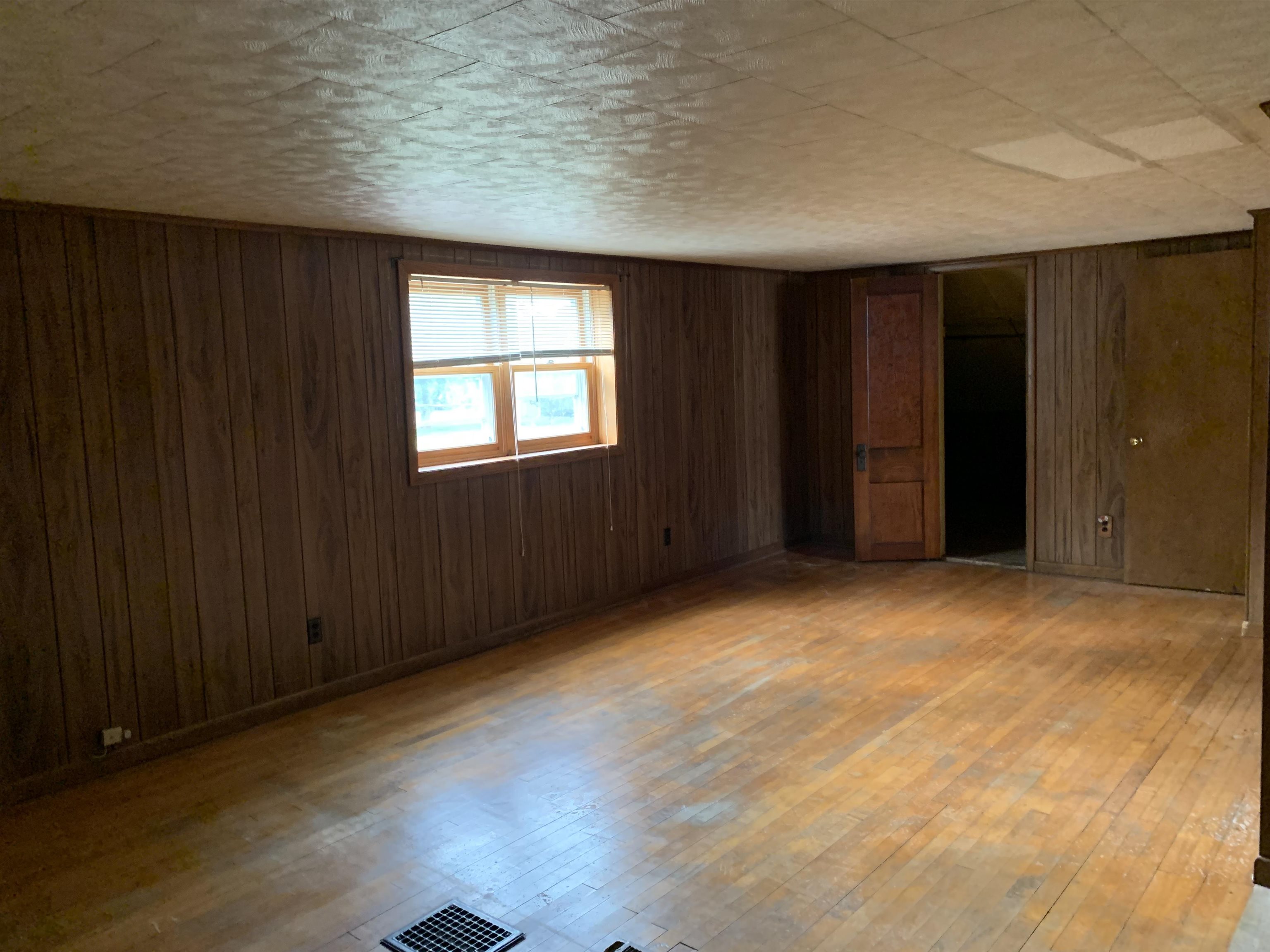 1012 7TH AVENUE, Antigo, Wisconsin 54409, 4 Bedrooms Bedrooms, ,1 BathroomBathrooms,Residential,For Sale,1012 7TH AVENUE,22603421