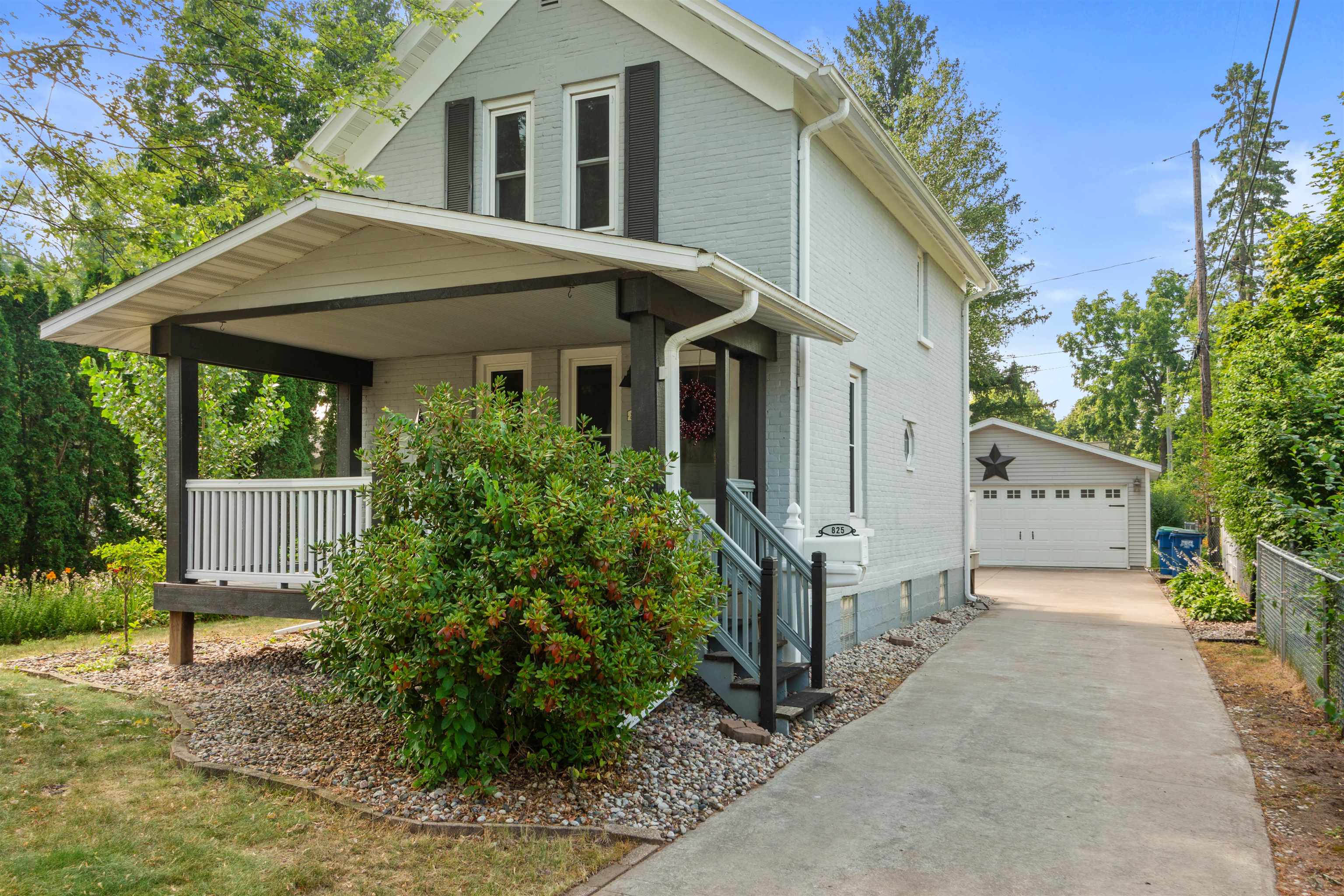 825 WESTON AVENUE, Wausau, Wisconsin 54403, 2 Bedrooms Bedrooms, ,2 BathroomsBathrooms,Residential,For Sale,825 WESTON AVENUE,22603422
