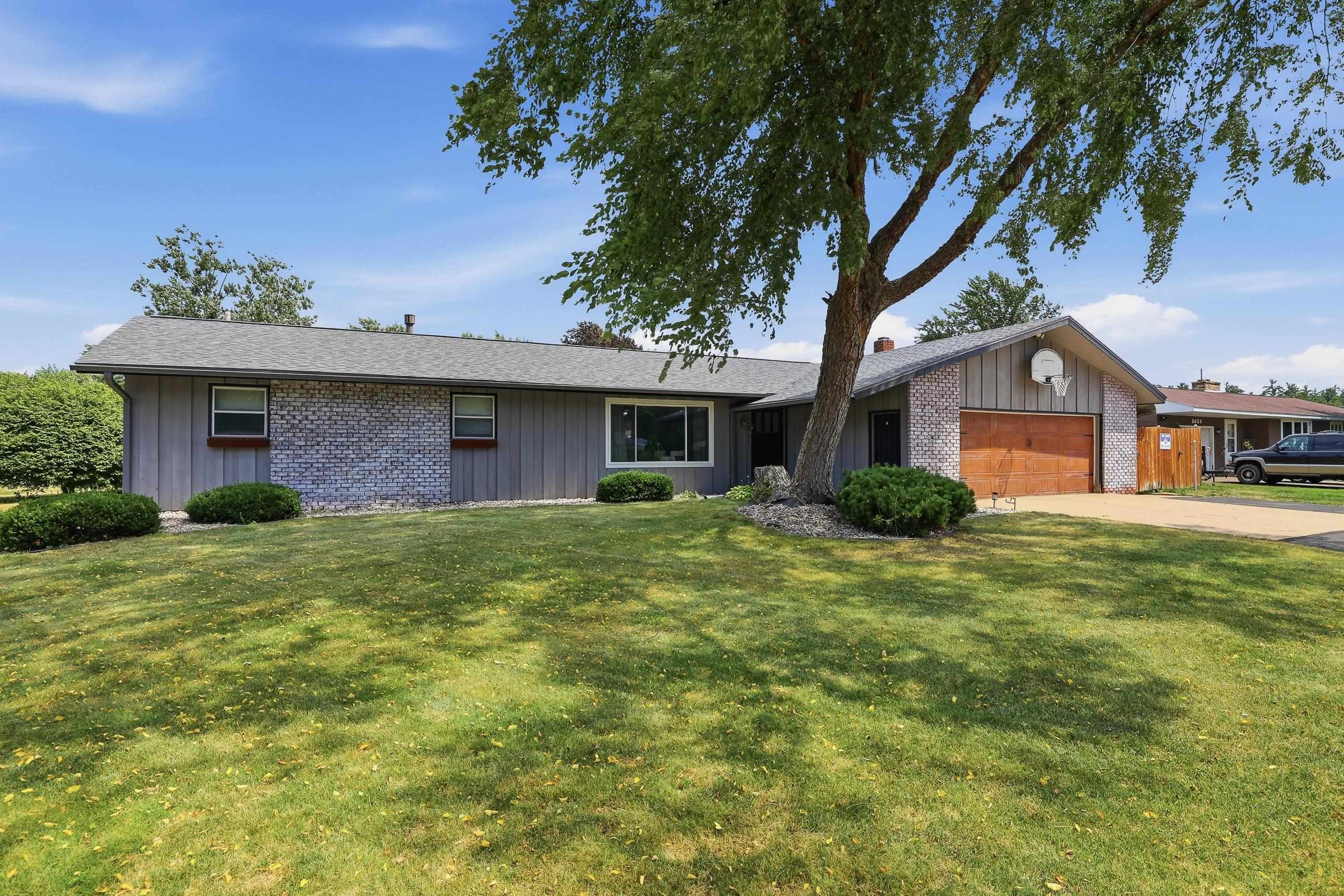 3811 CLIFF STREET, Wisconsin Rapids, Wisconsin 54494, 3 Bedrooms Bedrooms, ,2 BathroomsBathrooms,Residential,For Sale,3811 CLIFF STREET,22603425