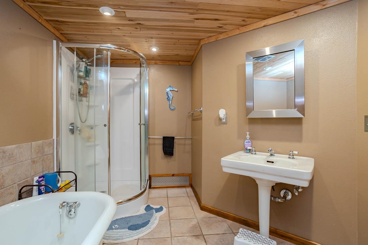 221800 WINTERGREEN ROAD, Wausau, Wisconsin 54401, 3 Bedrooms Bedrooms, ,2 BathroomsBathrooms,Residential,For Sale,221800 WINTERGREEN ROAD,22603431