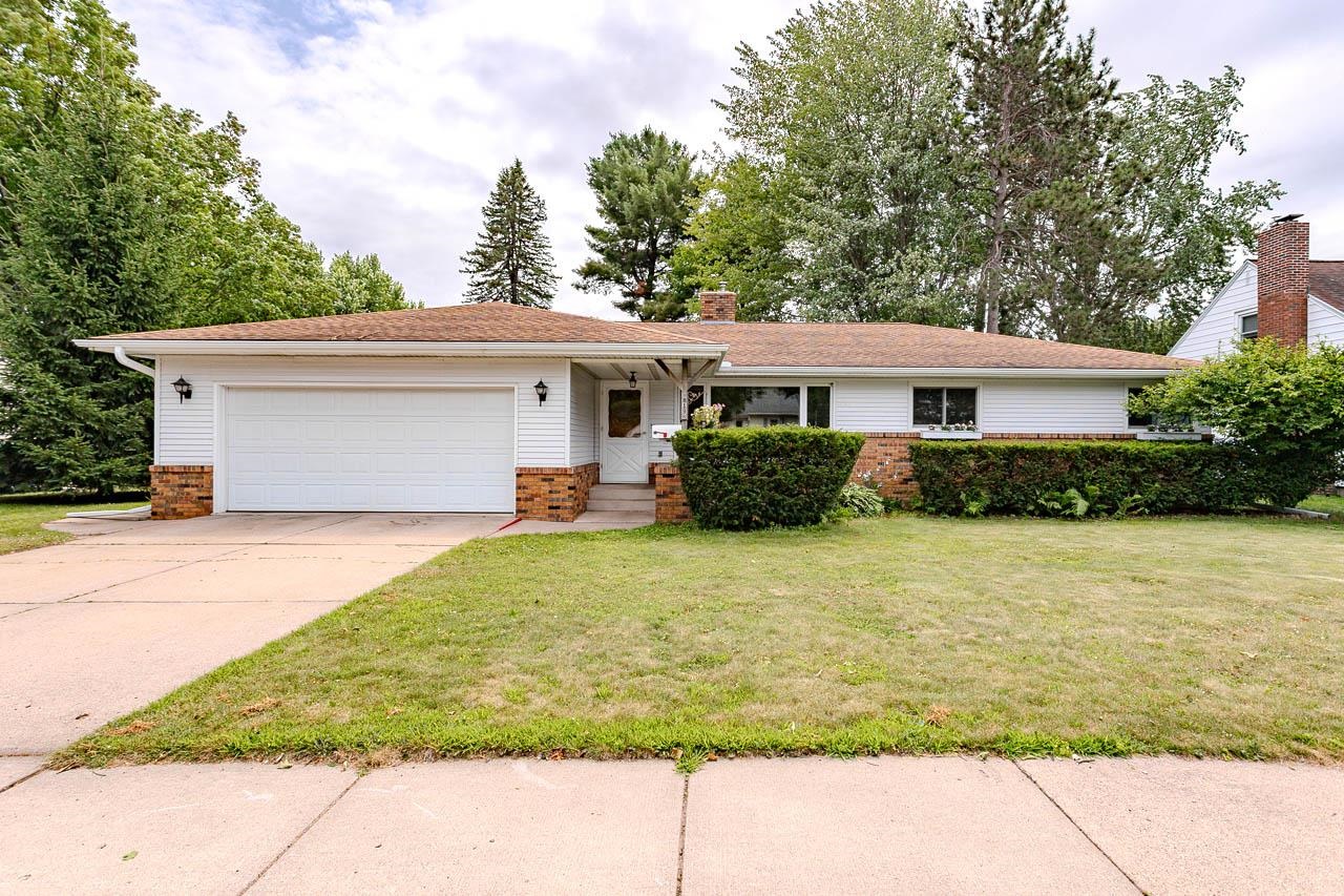819 BROADWAY AVENUE, Wausau, Wisconsin 54403, 3 Bedrooms Bedrooms, ,2 BathroomsBathrooms,Residential,For Sale,819 BROADWAY AVENUE,22603444