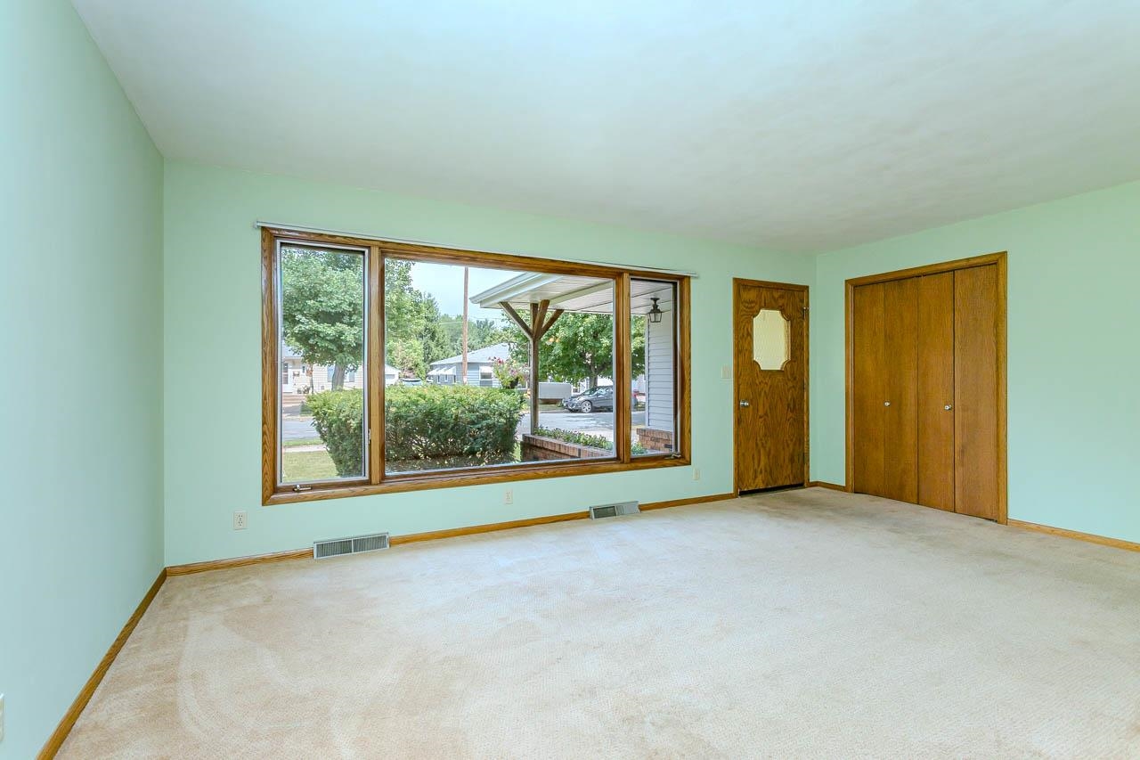 819 BROADWAY AVENUE, Wausau, Wisconsin 54403, 3 Bedrooms Bedrooms, ,2 BathroomsBathrooms,Residential,For Sale,819 BROADWAY AVENUE,22603444