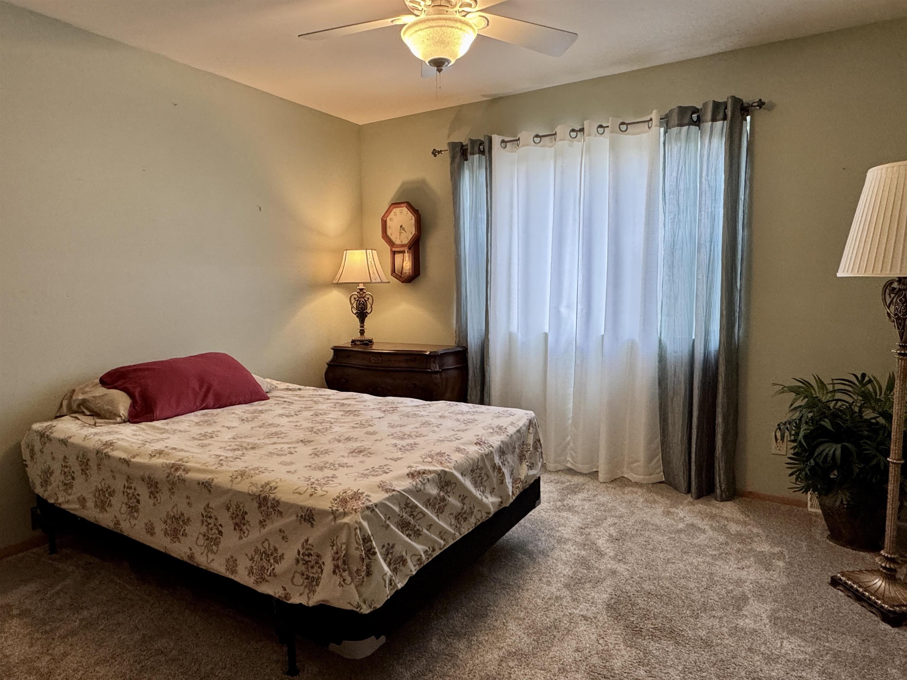 1862 MIKE LANE, Kronenwetter, Wisconsin 54455, 5 Bedrooms Bedrooms, ,3 BathroomsBathrooms,Residential,For Sale,1862 MIKE LANE,22603452