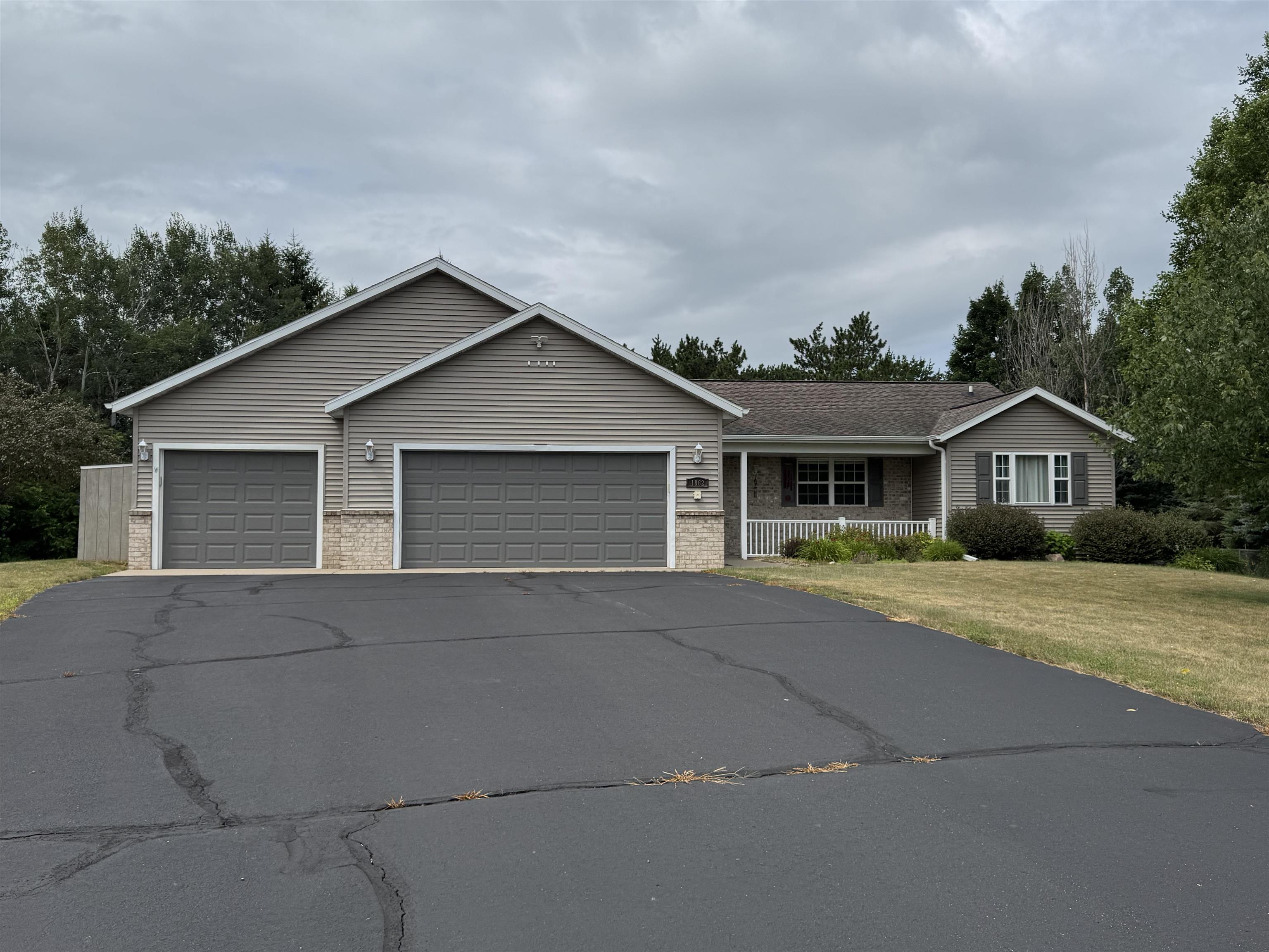 1862 MIKE LANE, Kronenwetter, Wisconsin 54455, 5 Bedrooms Bedrooms, ,3 BathroomsBathrooms,Residential,For Sale,1862 MIKE LANE,22603452