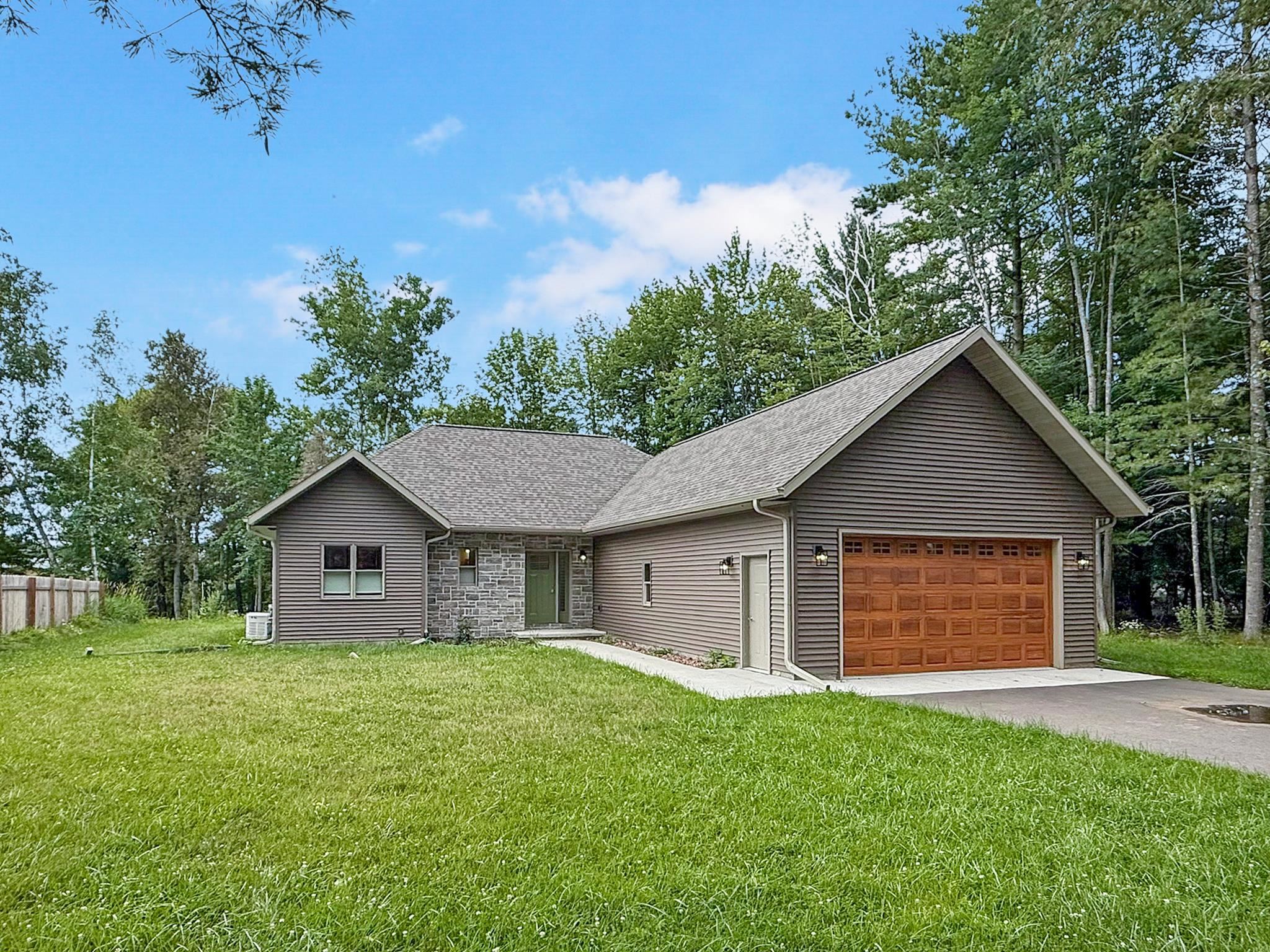 406 W SHERBURN STREET, Eagle River, Wisconsin 54521, 3 Bedrooms Bedrooms, ,2 BathroomsBathrooms,Residential,For Sale,406 W SHERBURN STREET,22603457