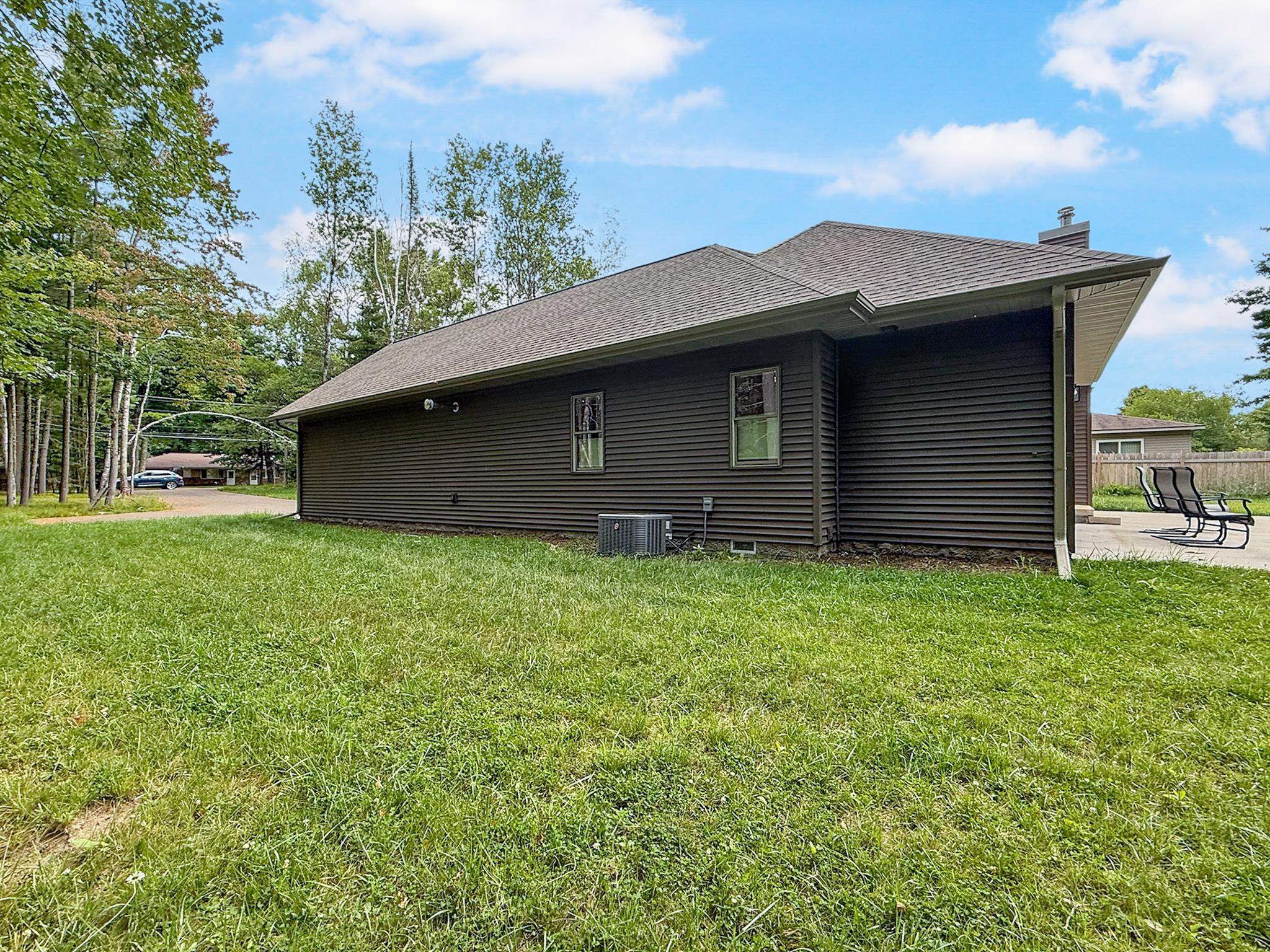 406 W SHERBURN STREET, Eagle River, Wisconsin 54521, 3 Bedrooms Bedrooms, ,2 BathroomsBathrooms,Residential,For Sale,406 W SHERBURN STREET,22603457
